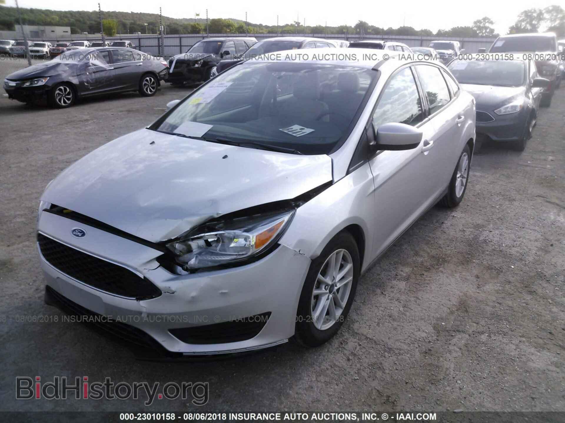 2018 Ford Focus - VIN: 1FADP3F27JL315035 - Фото 2