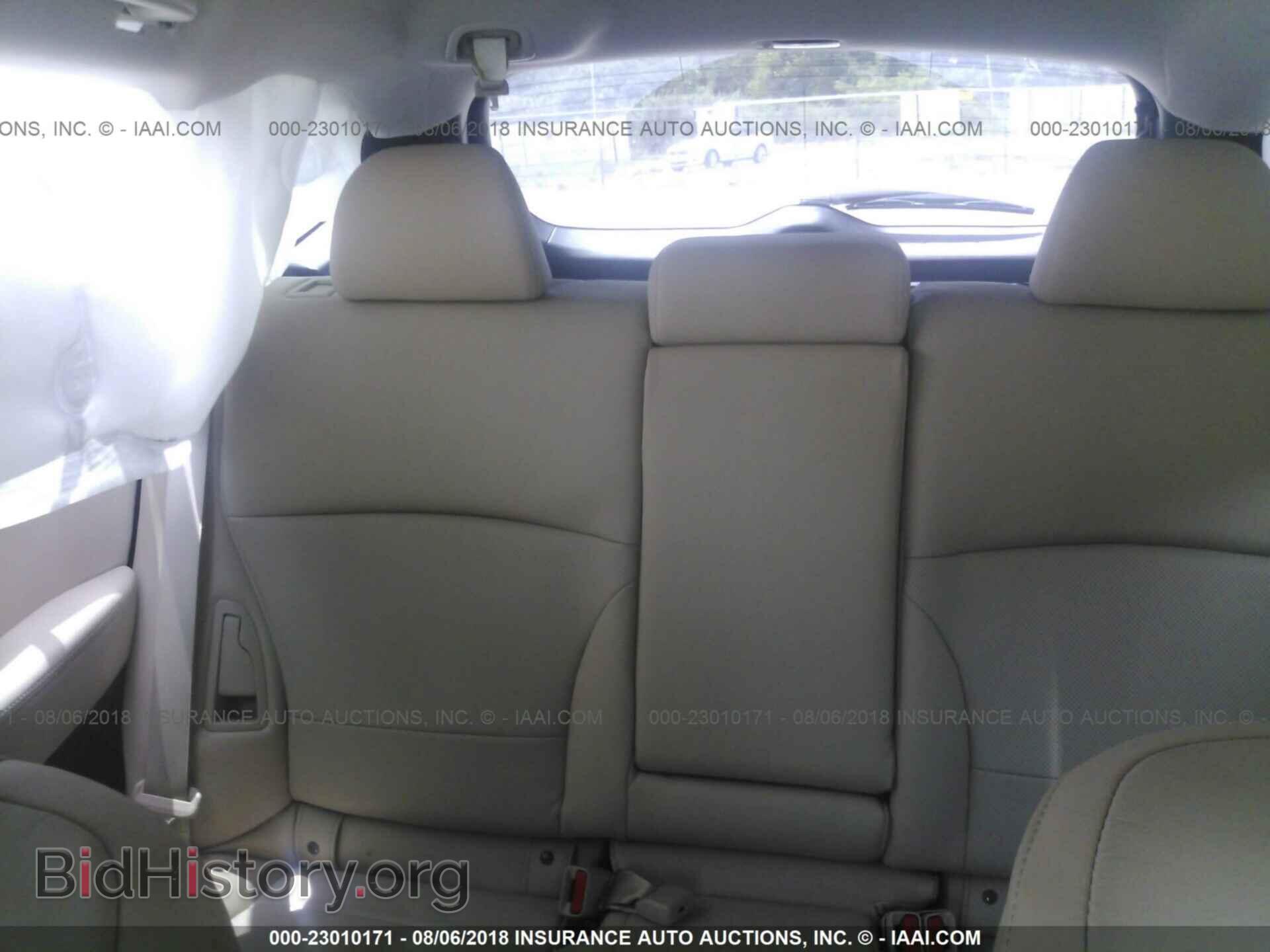 2017 Subaru Outback - VIN: 4S4BSANC7H3360450 - Photo 8
