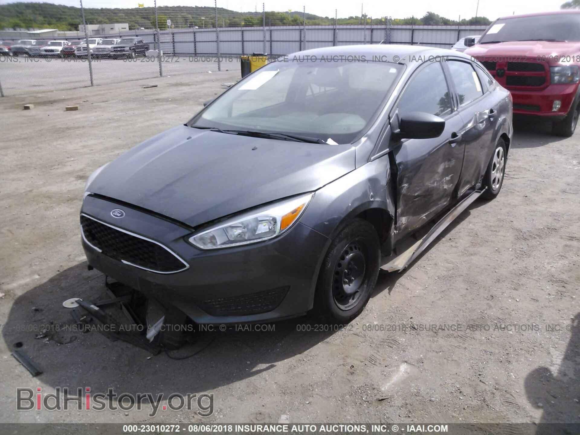2017 Ford Focus - VIN: 1FADP3E20HL244594 - Photo 2