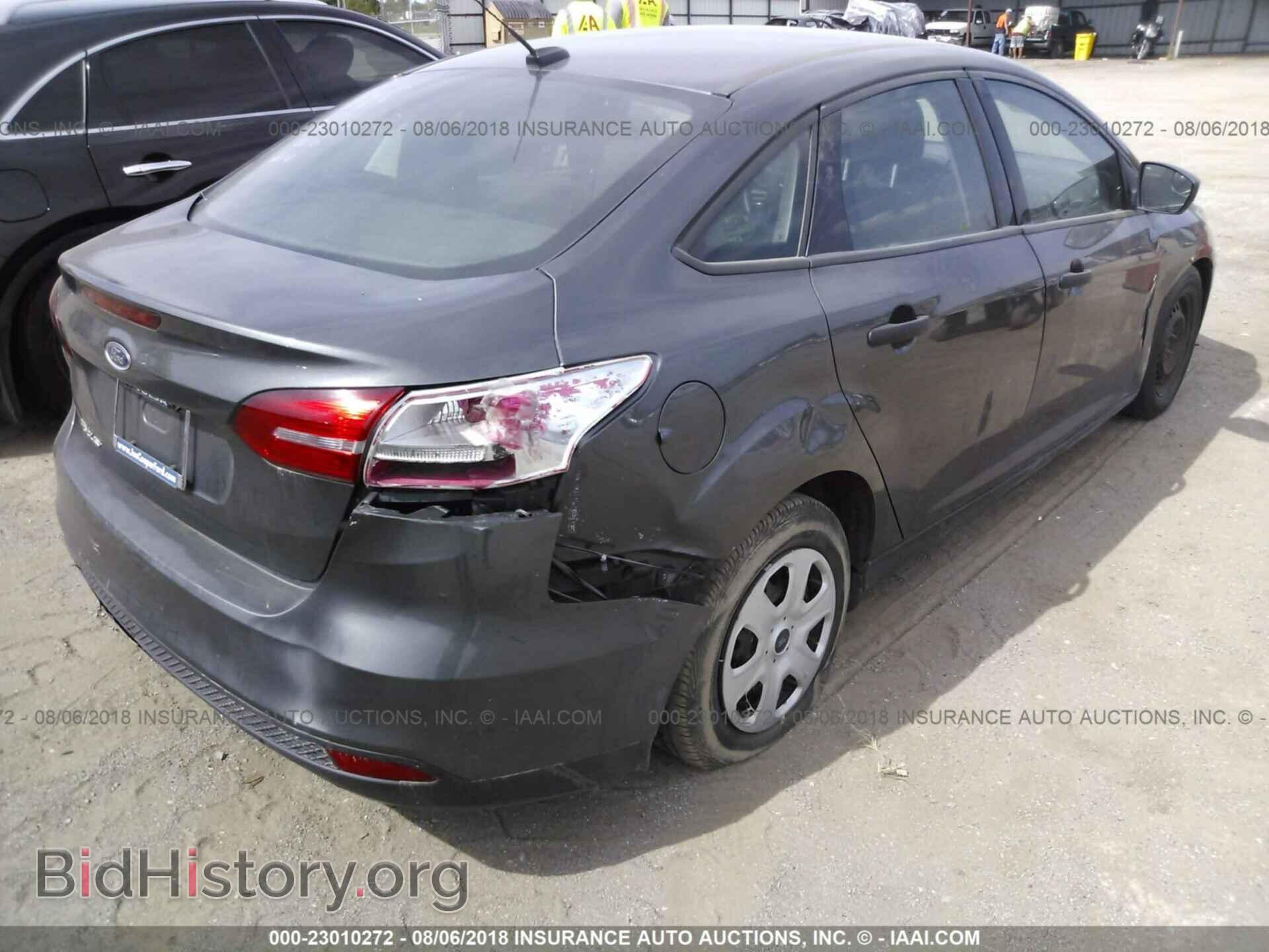 2017 Ford Focus - VIN: 1FADP3E20HL244594 - Photo 4