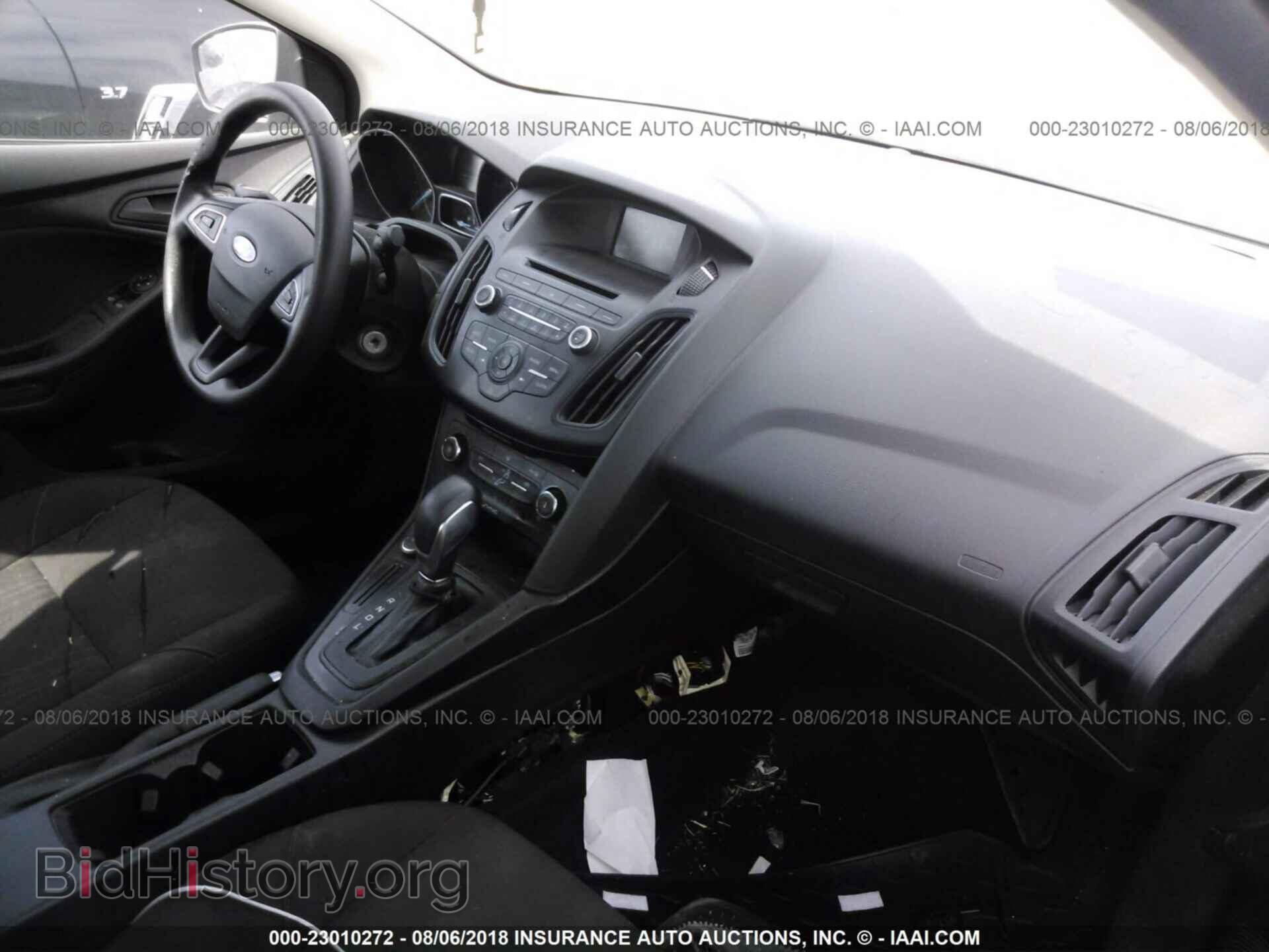 2017 Ford Focus - VIN: 1FADP3E20HL244594 - Photo 5