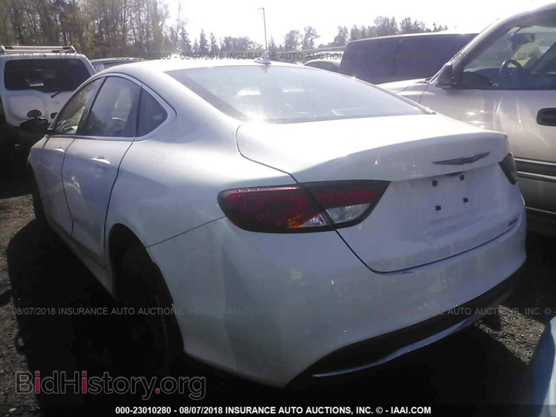2015 Chrysler 200 - VIN: 1C3CCCAB8FN716585 - Photo 3