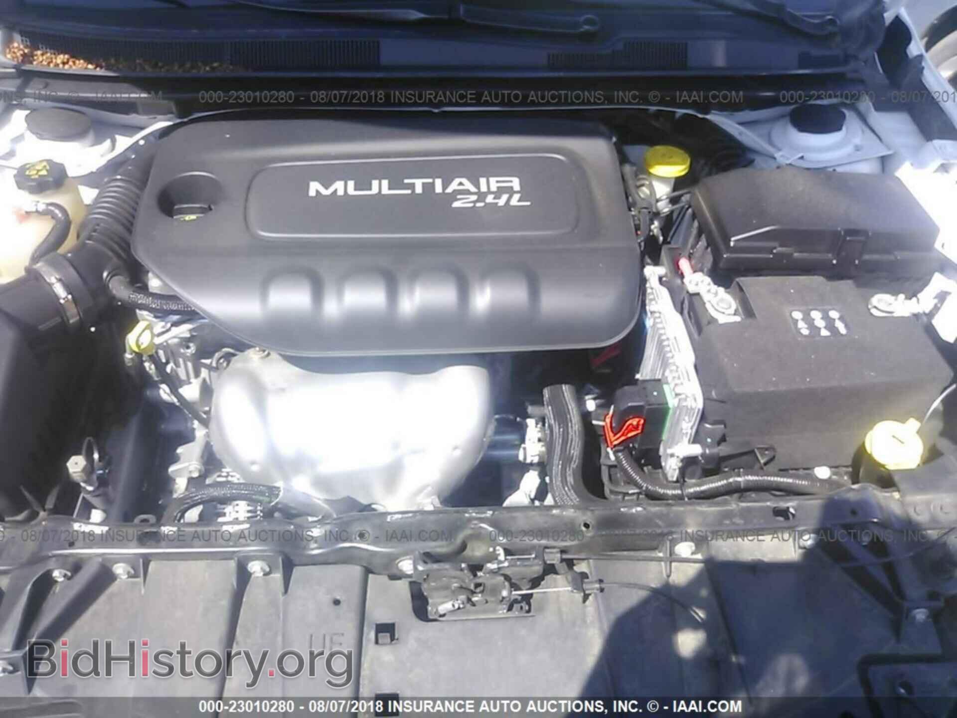 2015 Chrysler 200 - VIN: 1C3CCCAB8FN716585 - Photo 10