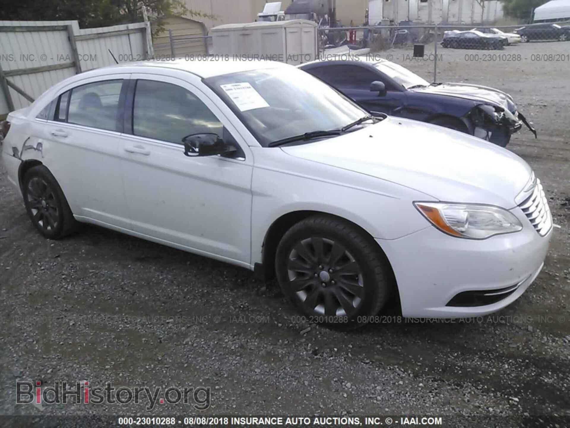 Photo 1C3CCBAB8DN641202 - Chrysler 200 2013