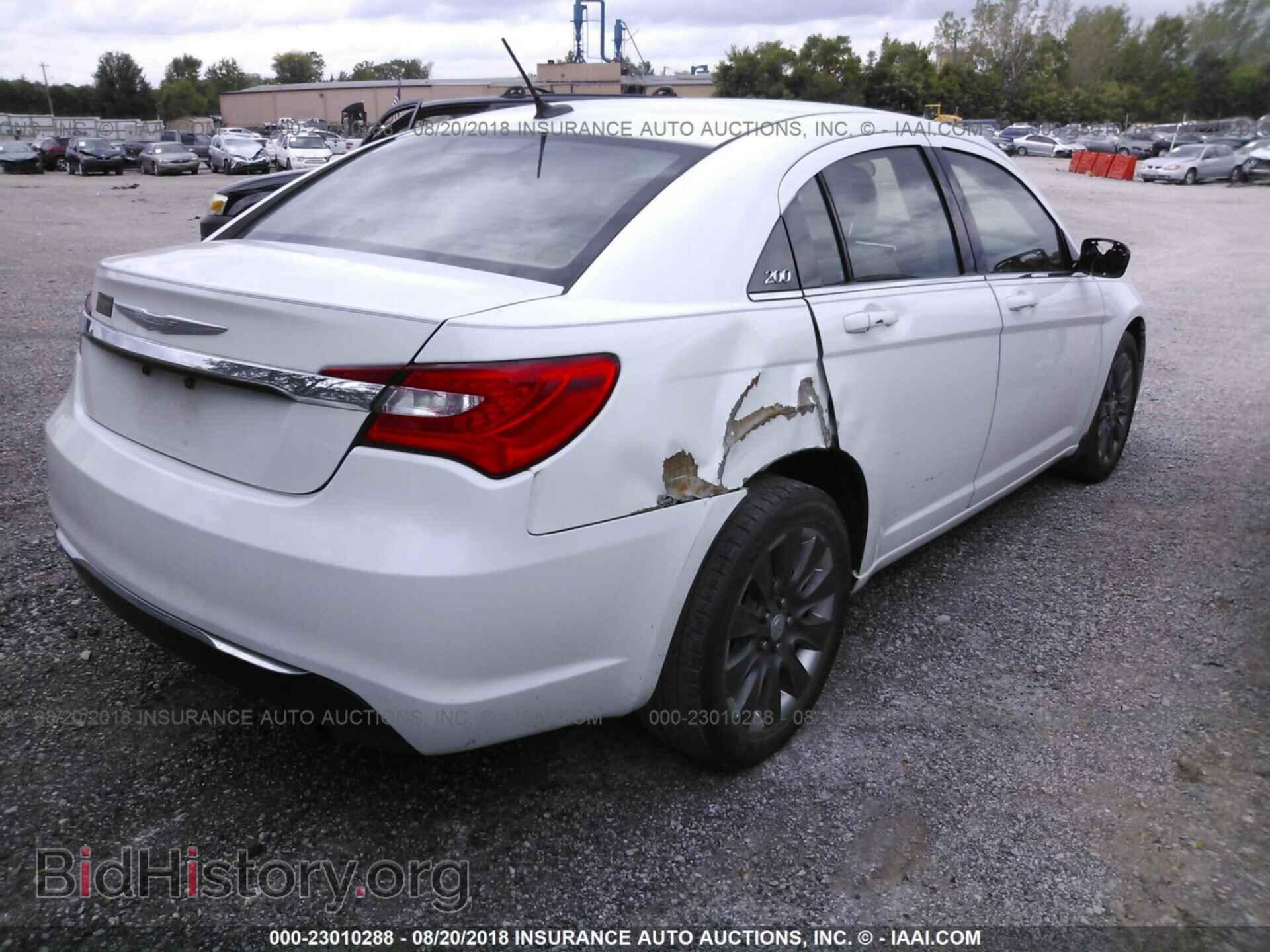 2013 Chrysler 200 - VIN: 1C3CCBAB8DN641202 - Photo 4