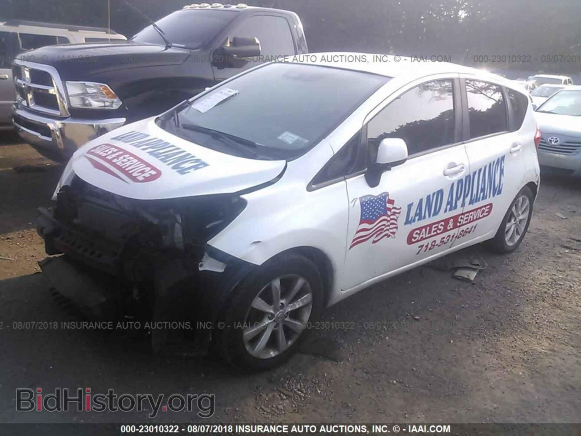 2014 Nissan Versa note - VIN: 3N1CE2CP2EL368065 - Фото 2