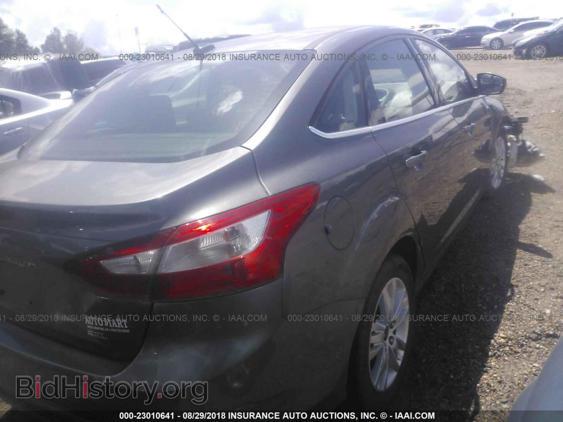 2012 Ford Focus - VIN: 1FAHP3H2XCL210815 - Photo 4