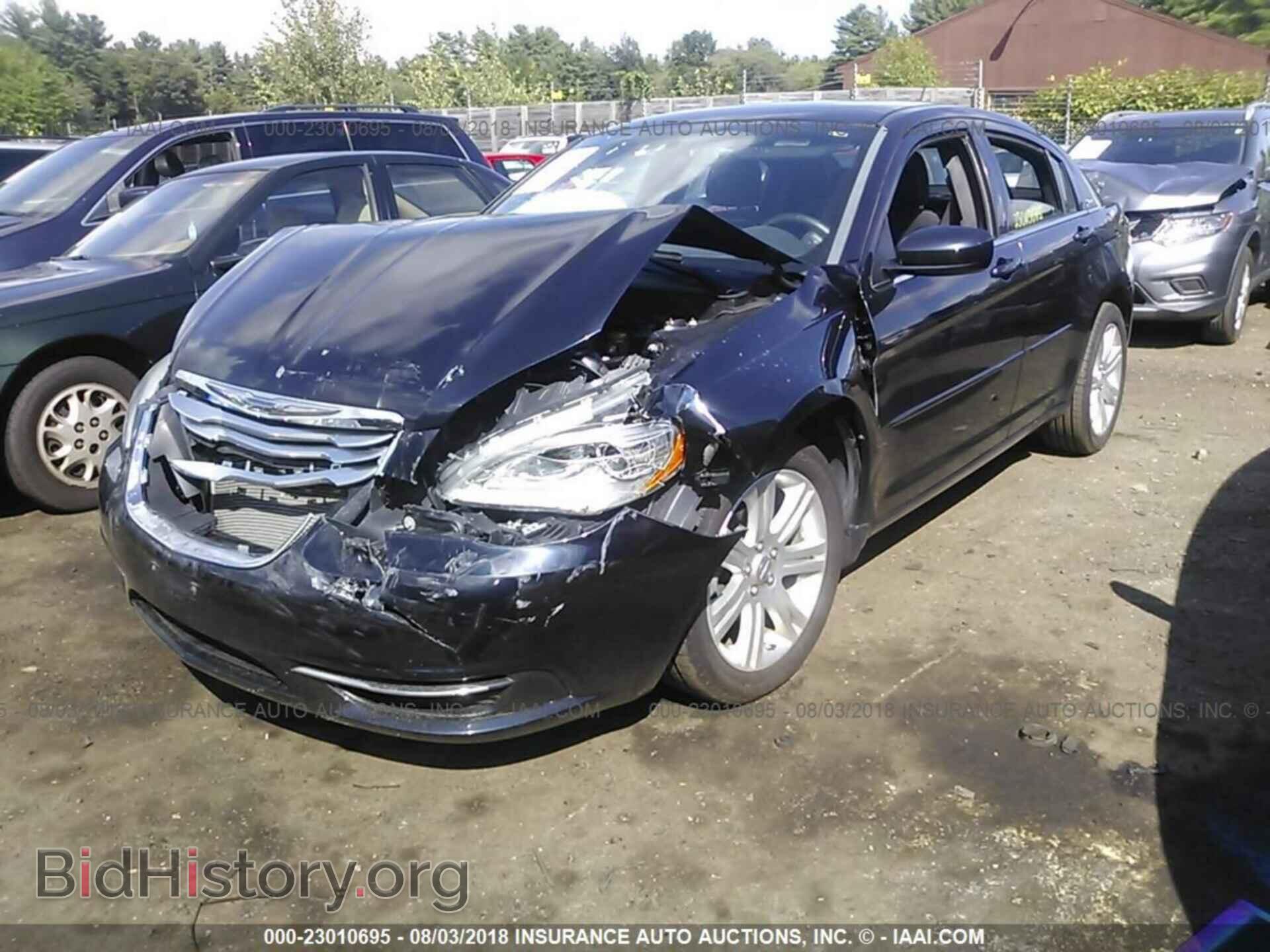 2012 Chrysler 200 - VIN: 1C3CCBBG0CN240655 - Фото 2