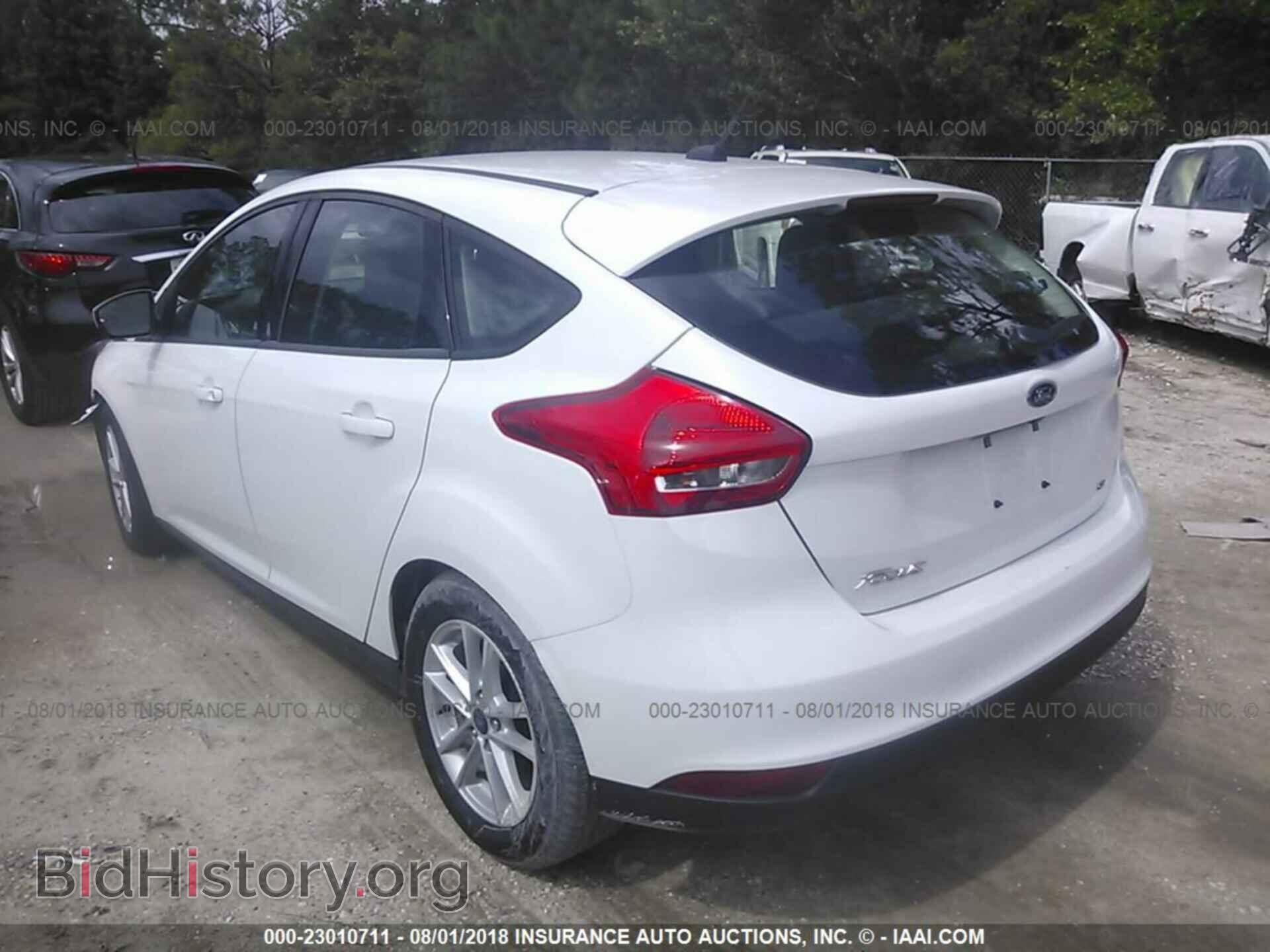 2018 Ford Focus - VIN: 1FADP3K21JL324092 - Photo 3