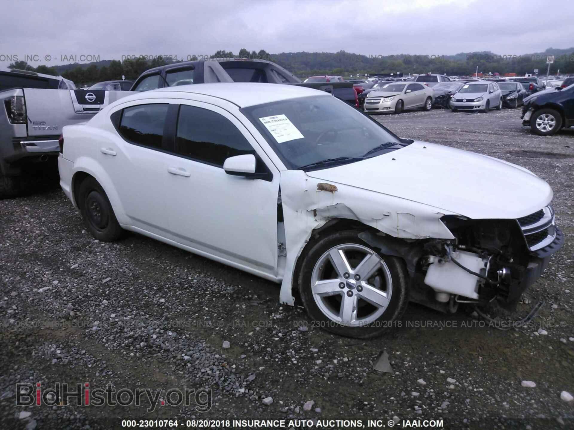 Photo 1B3BD1FBXBN557369 - Dodge Avenger 2011