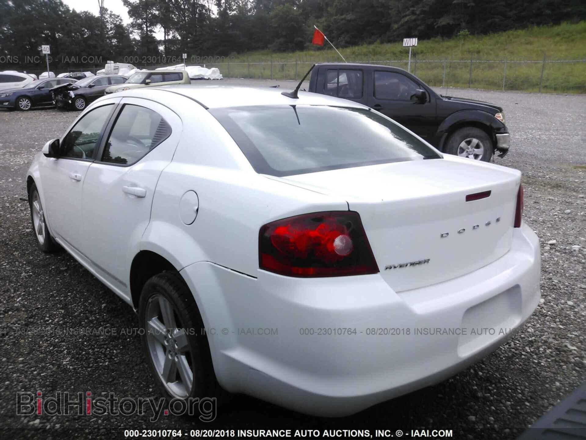 2011 Dodge Avenger - VIN: 1B3BD1FBXBN557369 - Photo 3