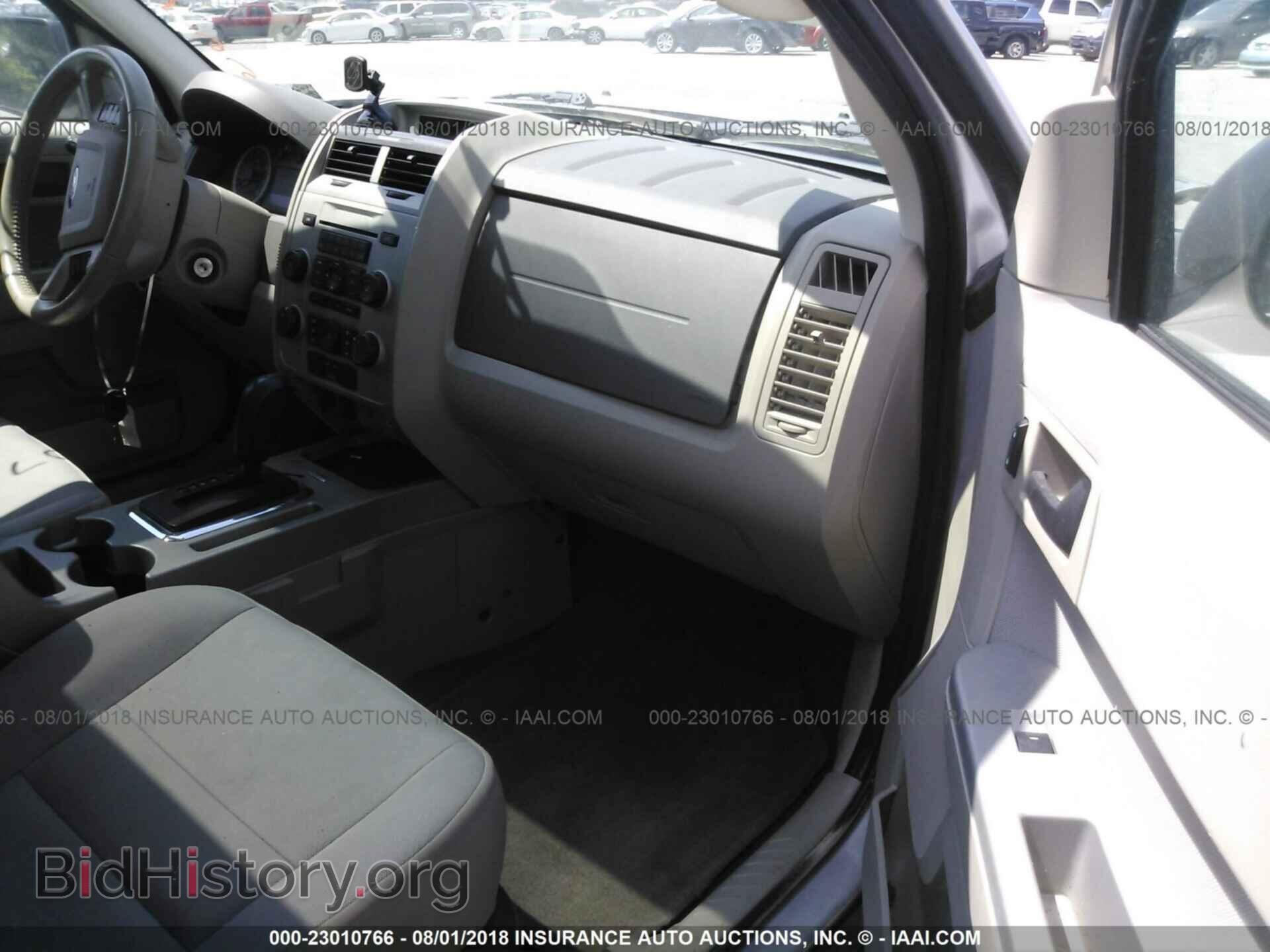 2011 Ford Escape - VIN: 1FMCU0DG1BKC27709 - Photo 5