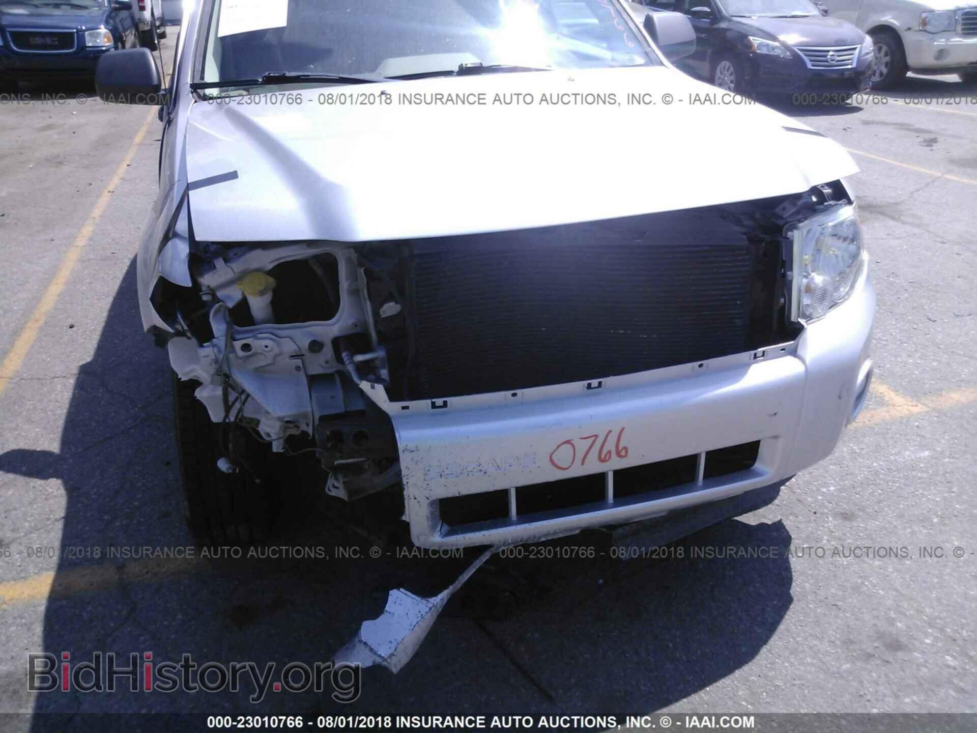 2011 Ford Escape - VIN: 1FMCU0DG1BKC27709 - Photo 6