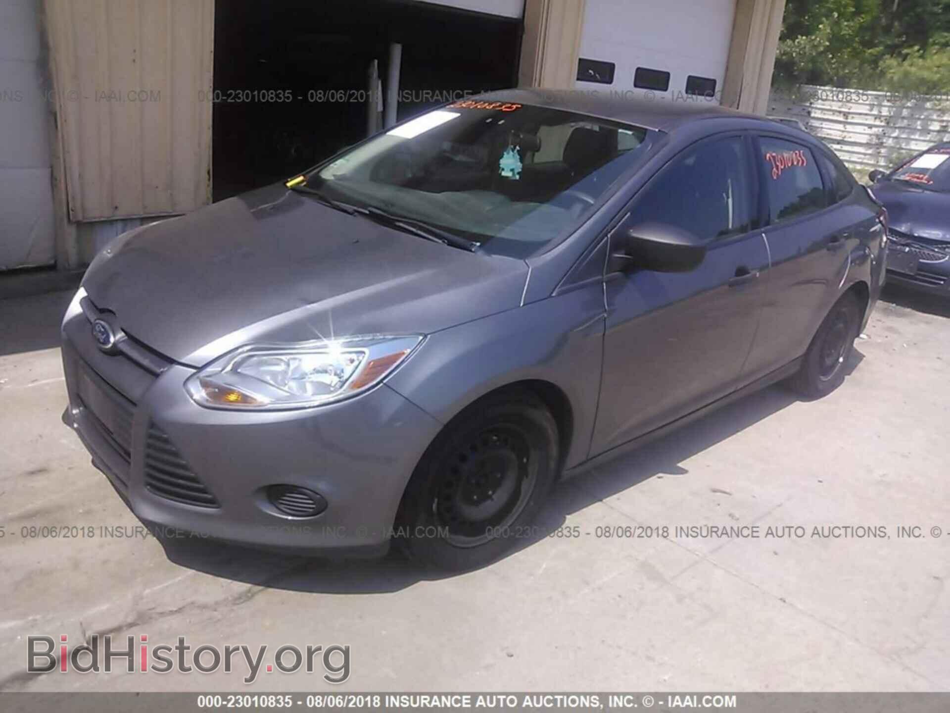 2013 Ford Focus - VIN: 1FADP3E21DL378184 - Фото 2