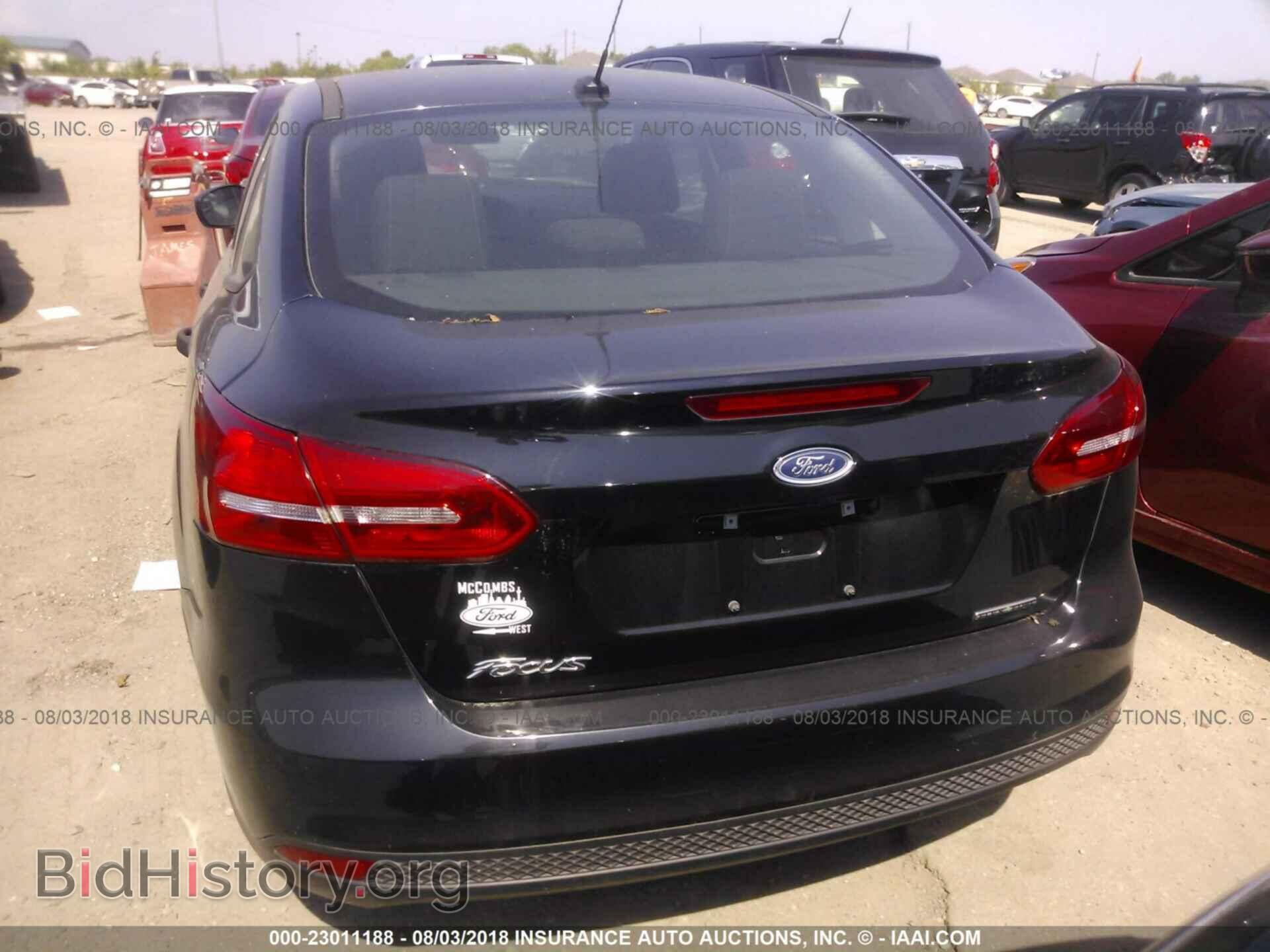 2016 Ford Focus - VIN: 1FADP3E24GL305685 - Photo 6