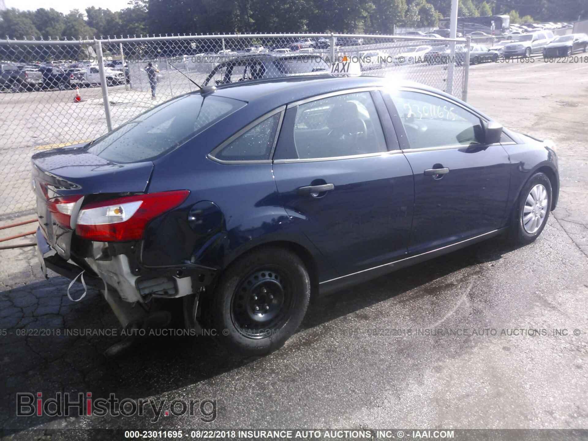 2013 Ford Focus - VIN: 1FADP3E24DL359371 - Фото 4