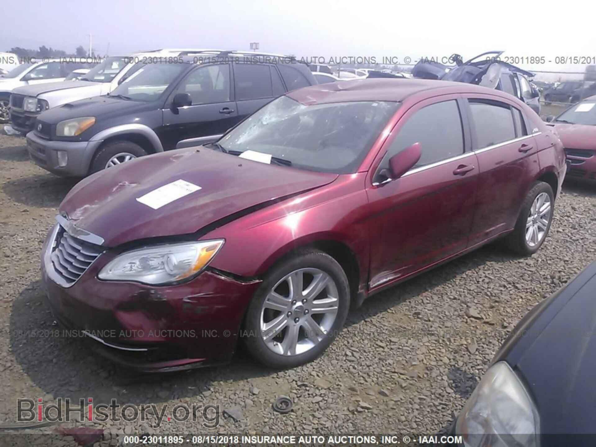 2013 CHRYSLER 200 - VIN: 1C3CCBAB0DN670032 - Photo 2