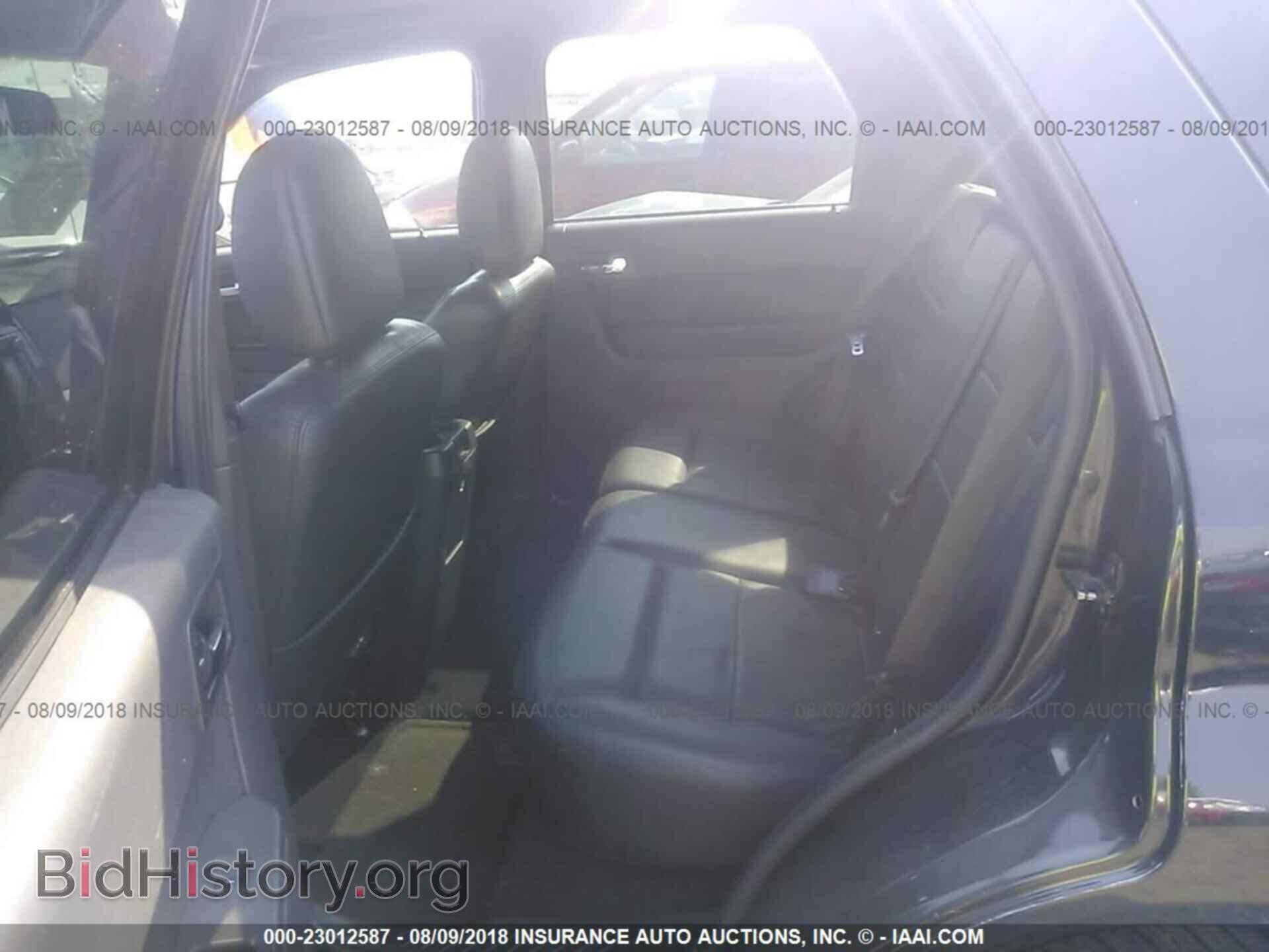 2011 Ford Escape - VIN: 1FMCU9EG4BKB29552 - Photo 8