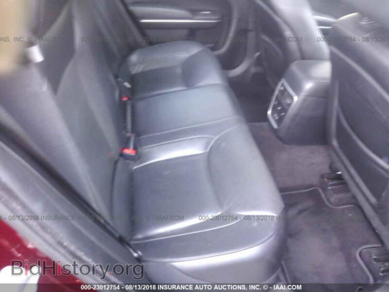 2016 Chrysler 300C (VIN 2C3CCAEG6GH334334) — photo 8 of 10
