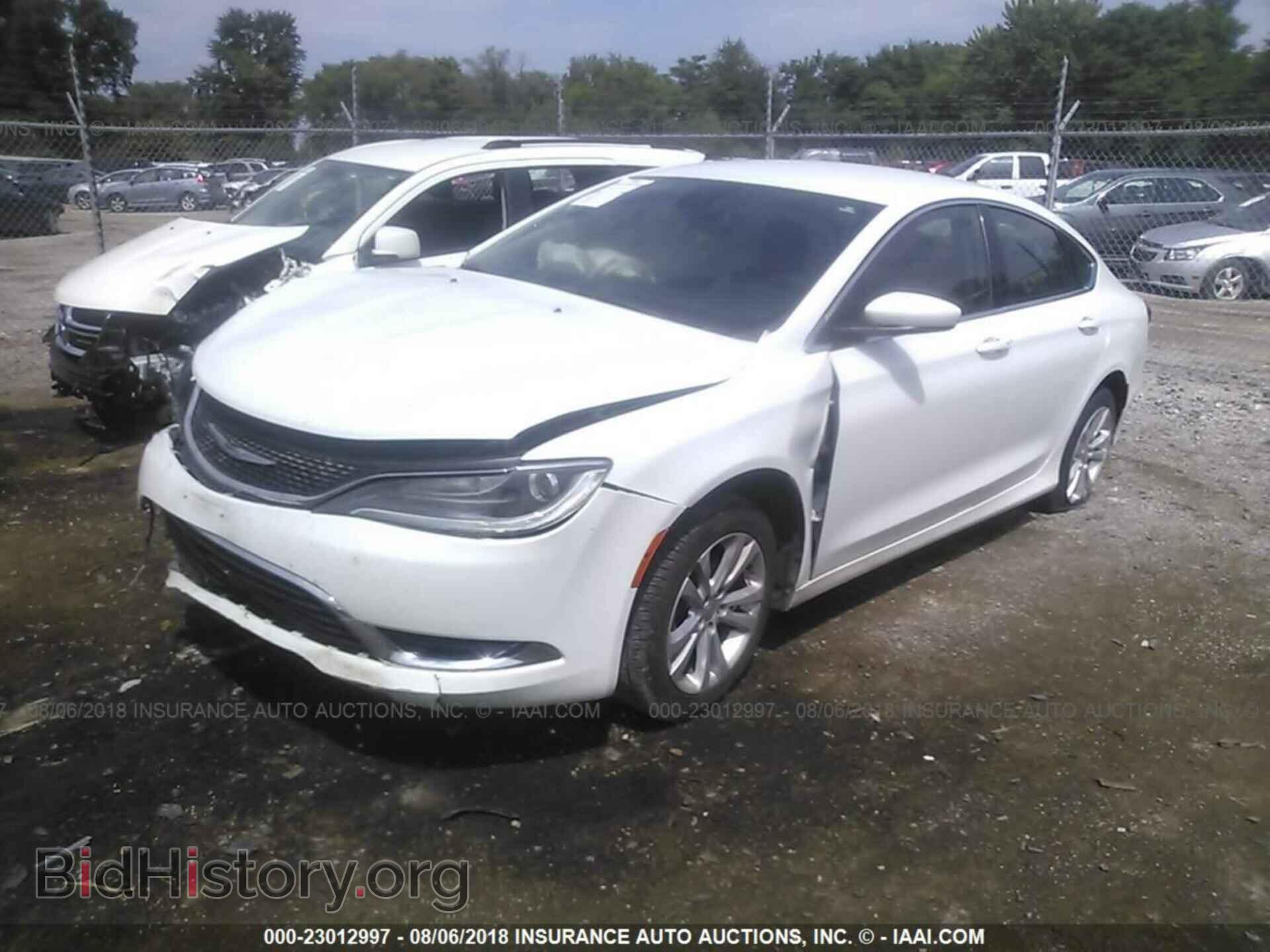 2015 Chrysler 200 - VIN: 1C3CCCABXFN676008 - Photo 2