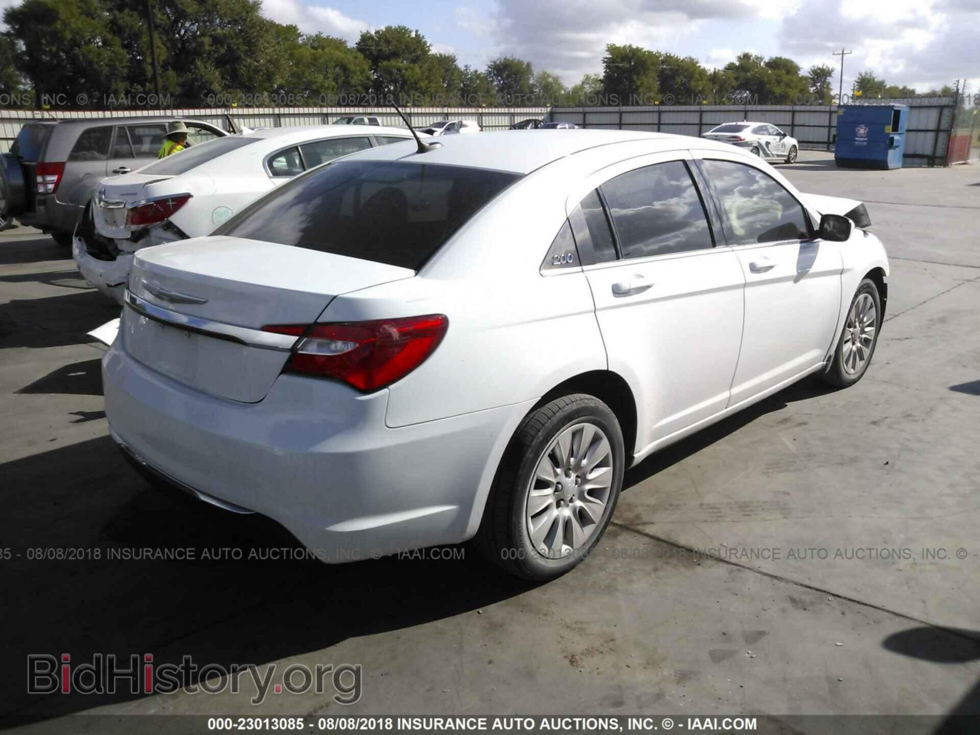 2014 Chrysler 200 - VIN: 1C3CCBAB4EN140969 - Photo 4