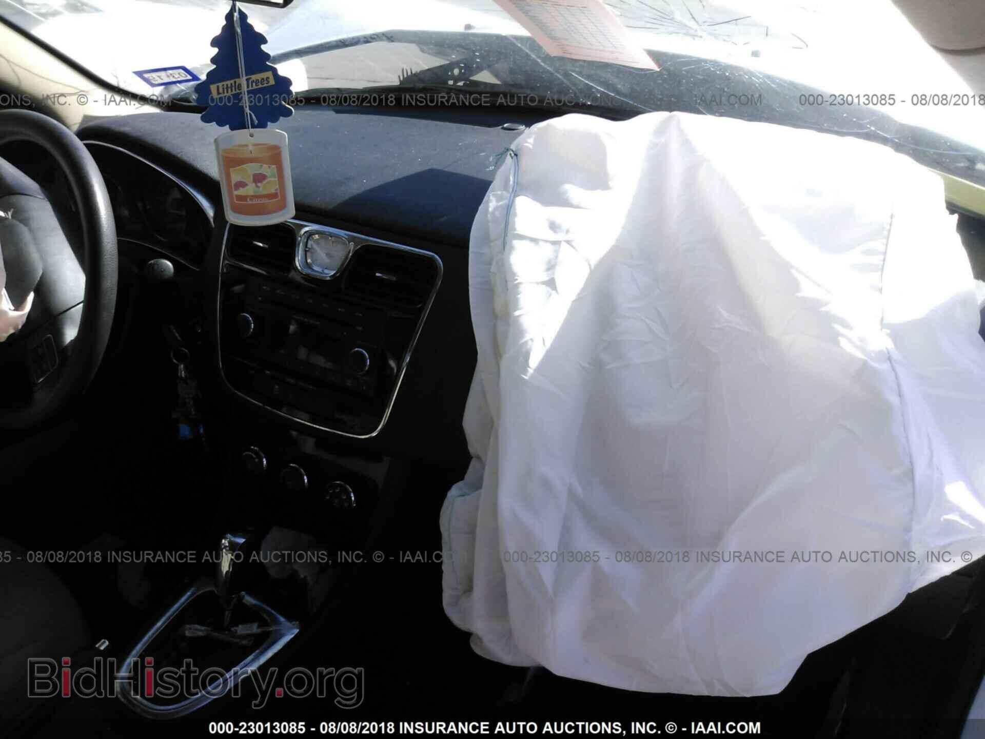 2014 Chrysler 200 - VIN: 1C3CCBAB4EN140969 - Photo 5