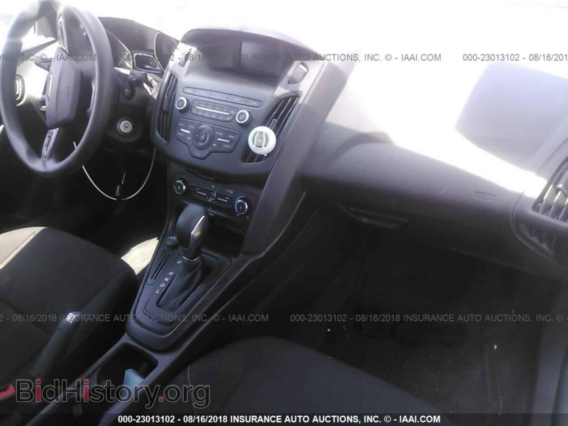 2018 Ford Focus - VIN: 1FADP3E28JL260127 - Фото 5