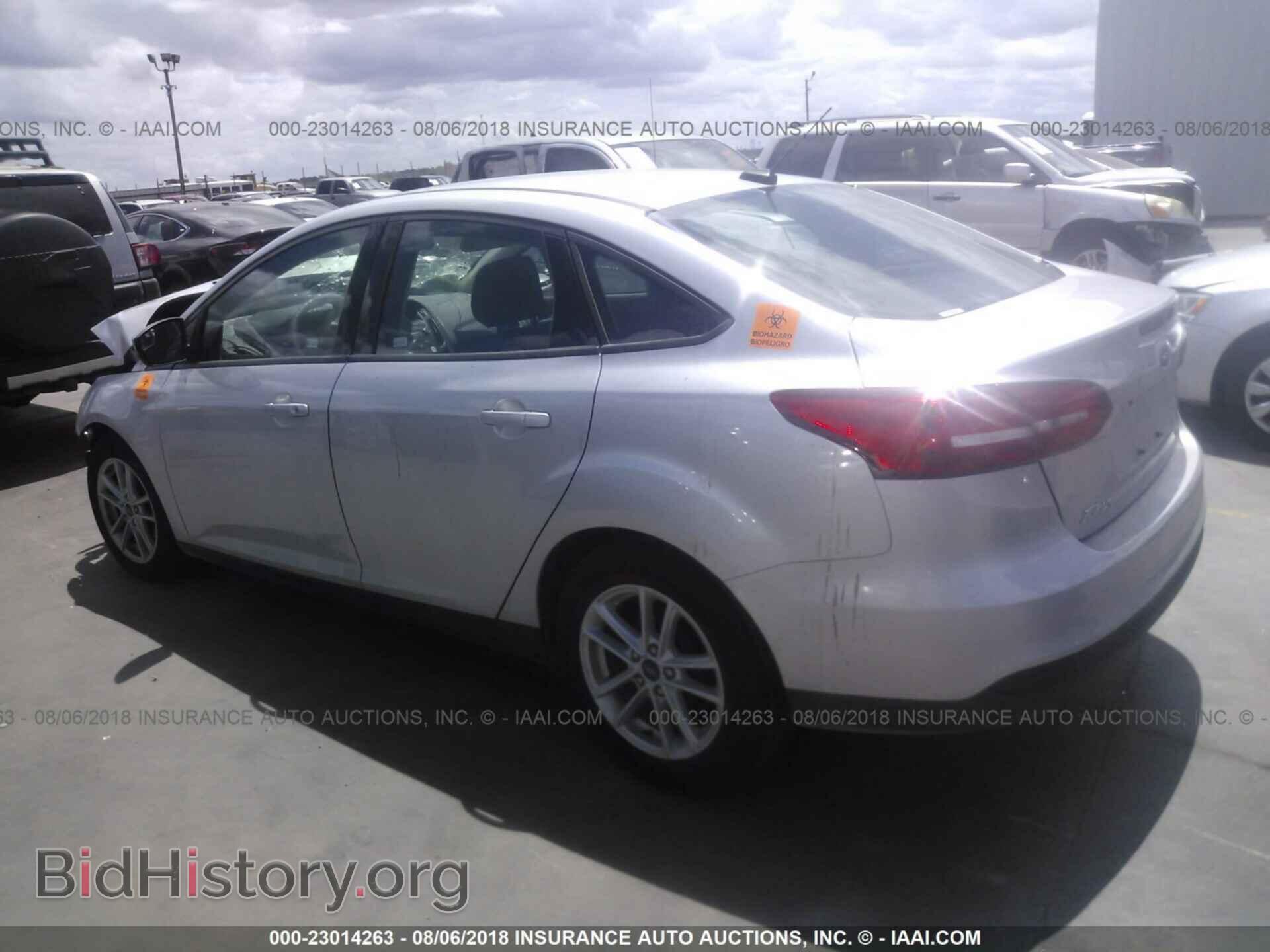2018 Ford Focus - VIN: 1FADP3F2XJL212336 - Фото 3