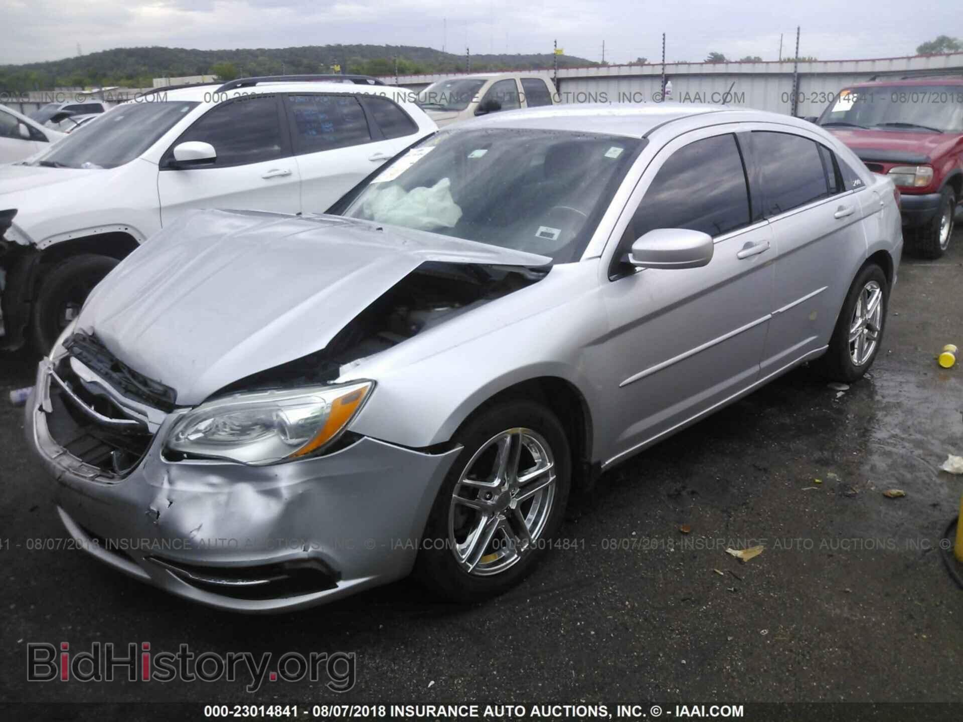 2012 Chrysler 200 - VIN: 1C3CCBAB2CN203032 - Фото 2