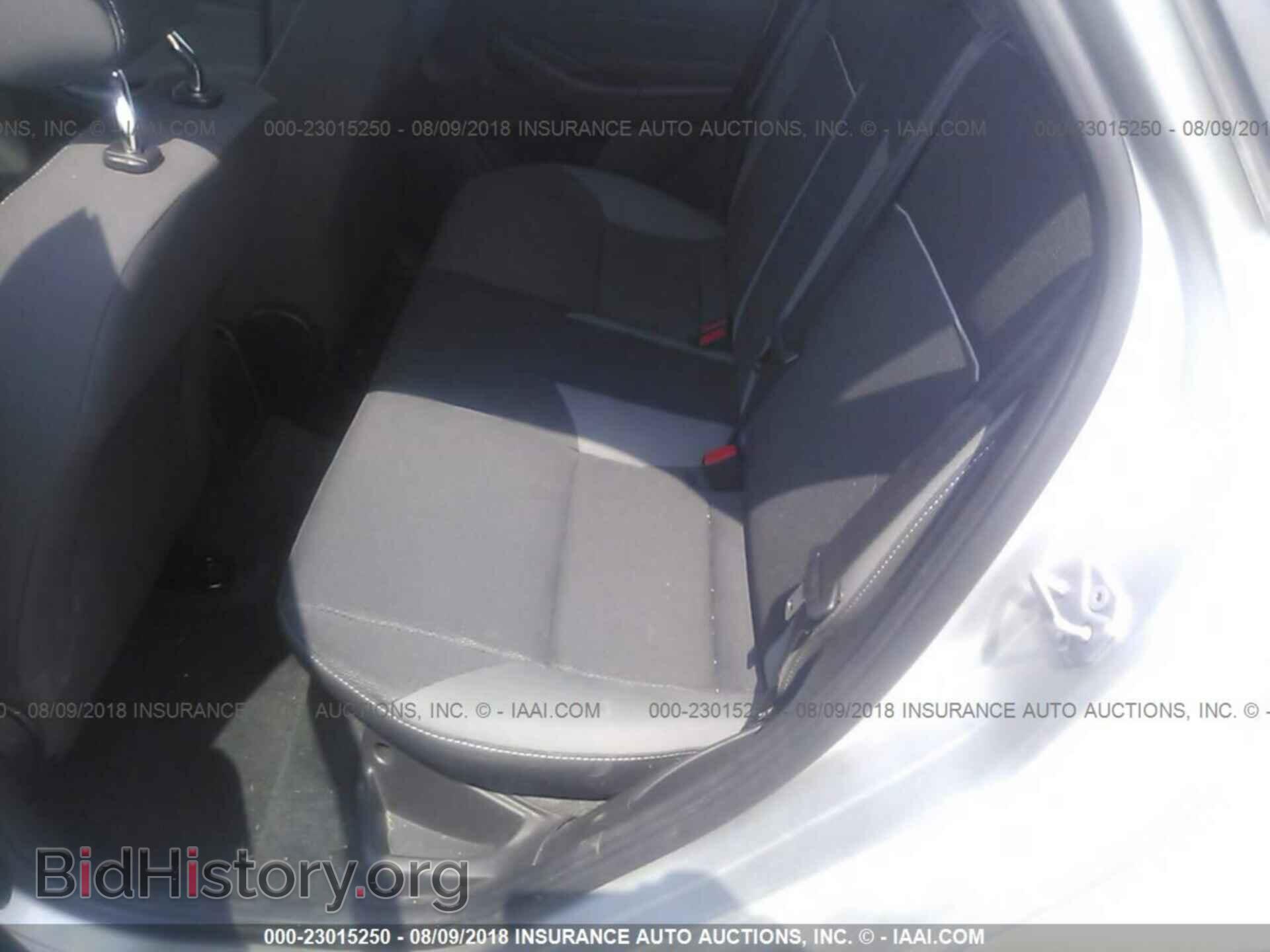 2012 Ford Focus - VIN: 1FAHP3E2XCL222757 - Photo 8
