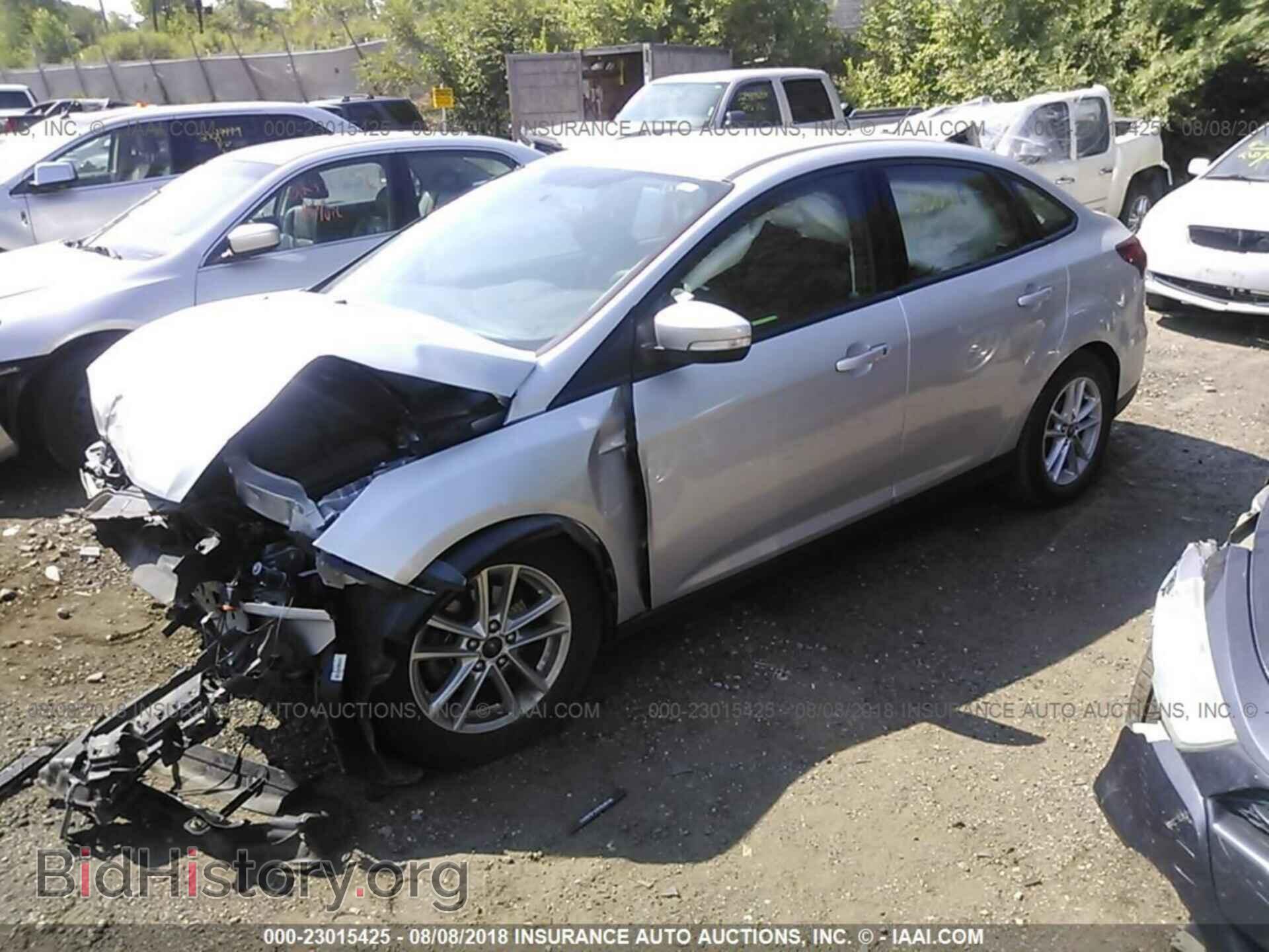2016 Ford Focus - VIN: 1FADP3F22GL290408 - Photo 2