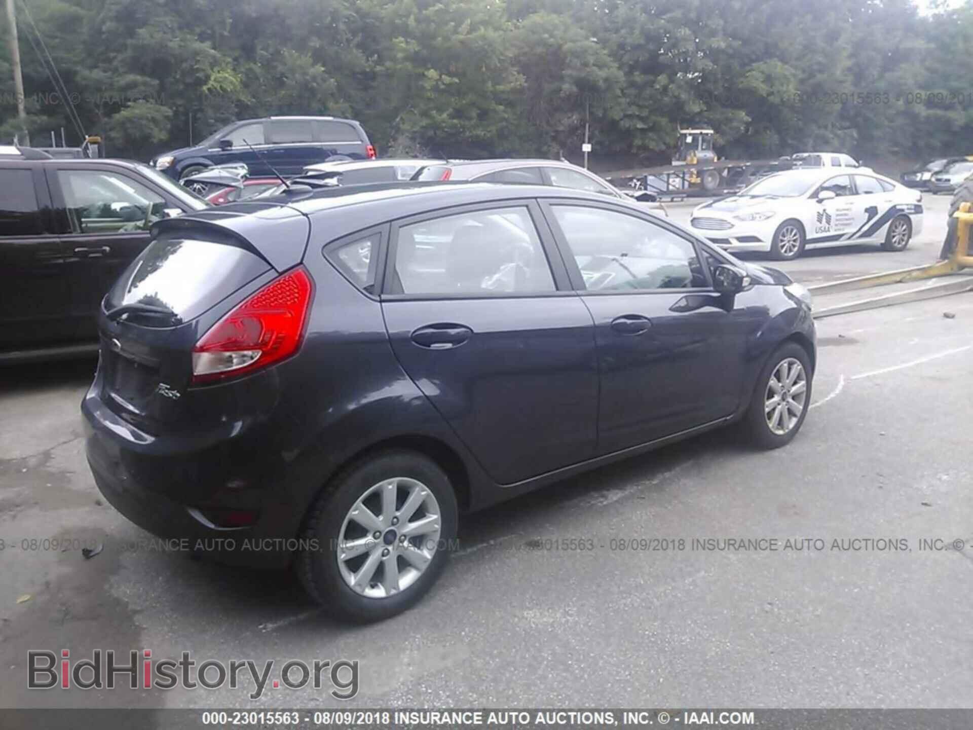 2013 Ford Fiesta - VIN: 3FADP4EJ6DM219589 - Photo 4