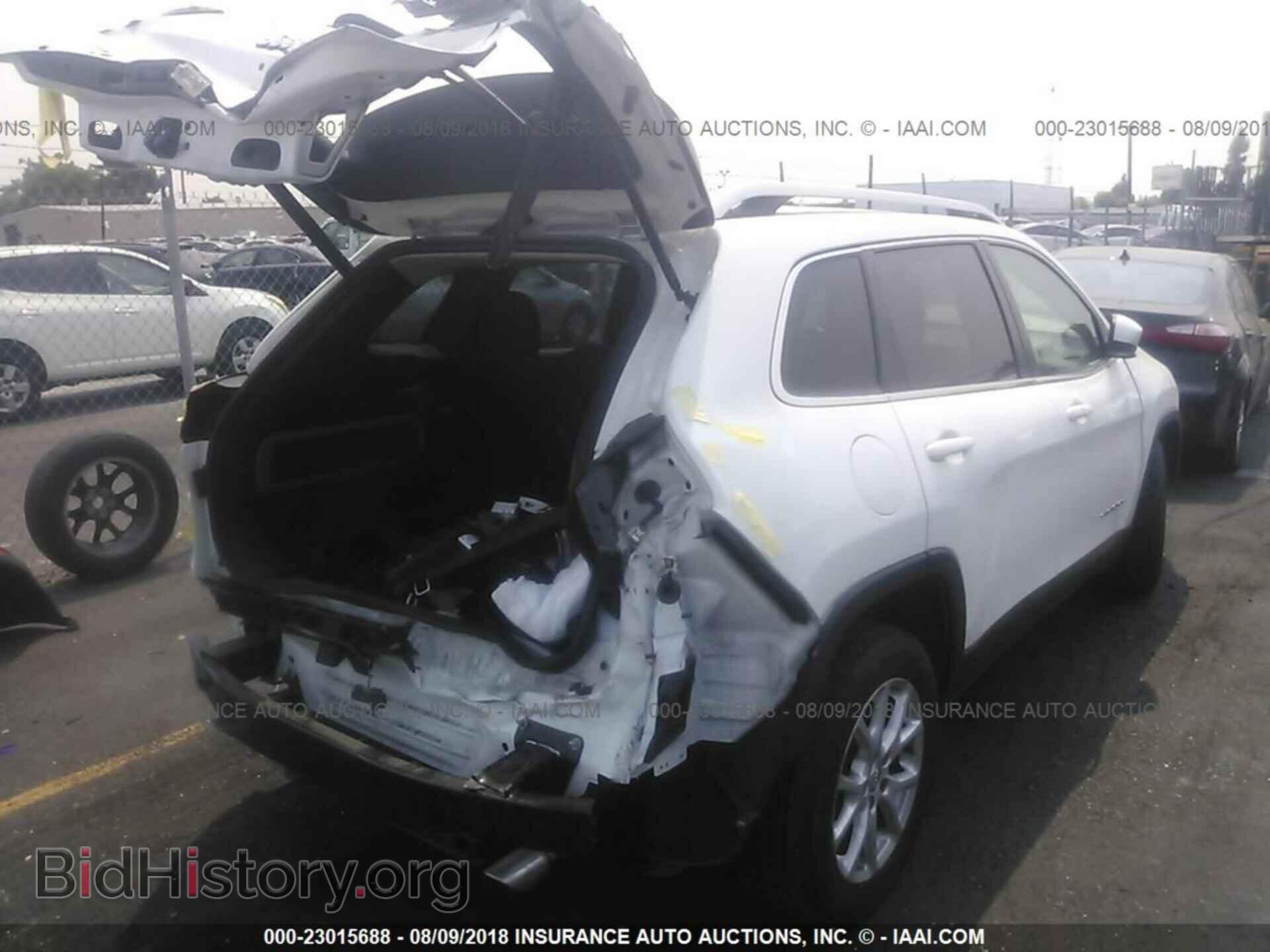 2014 Jeep Cherokee - VIN: 1C4PJLCS3EW223793 - Фото 4
