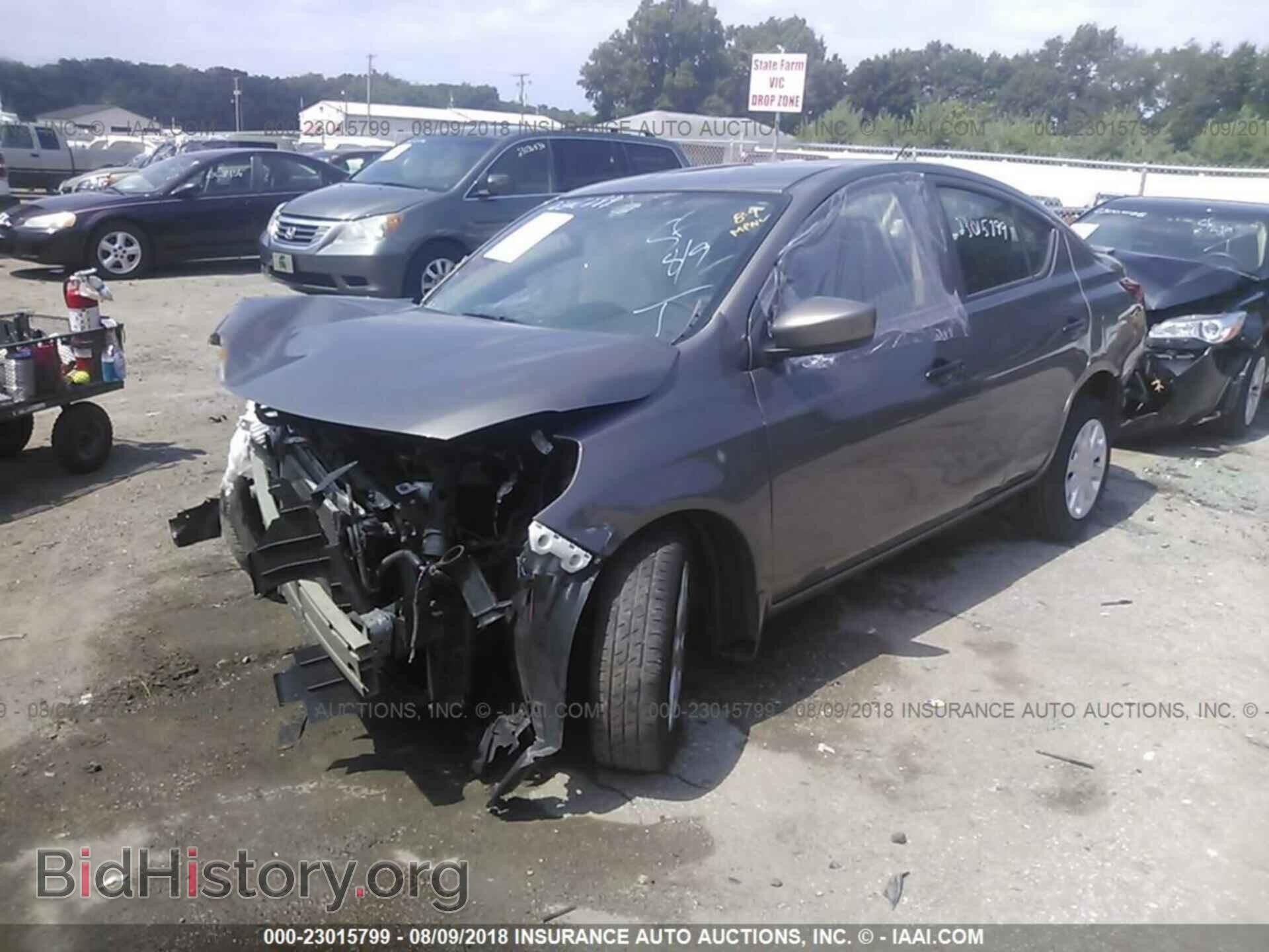 2017 Nissan Versa - VIN: 3N1CN7AP1HL891761 - Фото 2