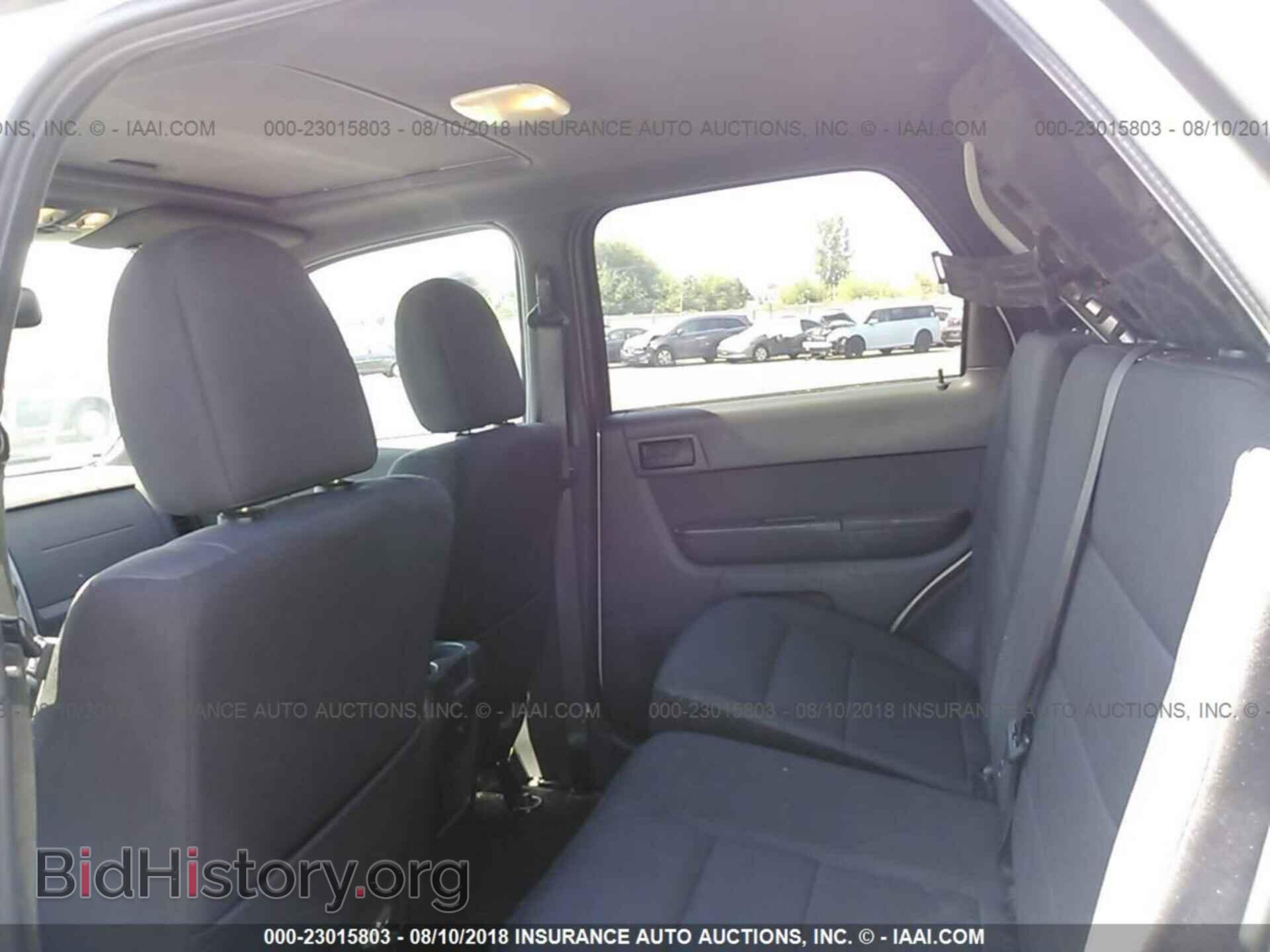 2011 Ford Escape - VIN: 1FMCU9DG4BKB46756 - Photo 8
