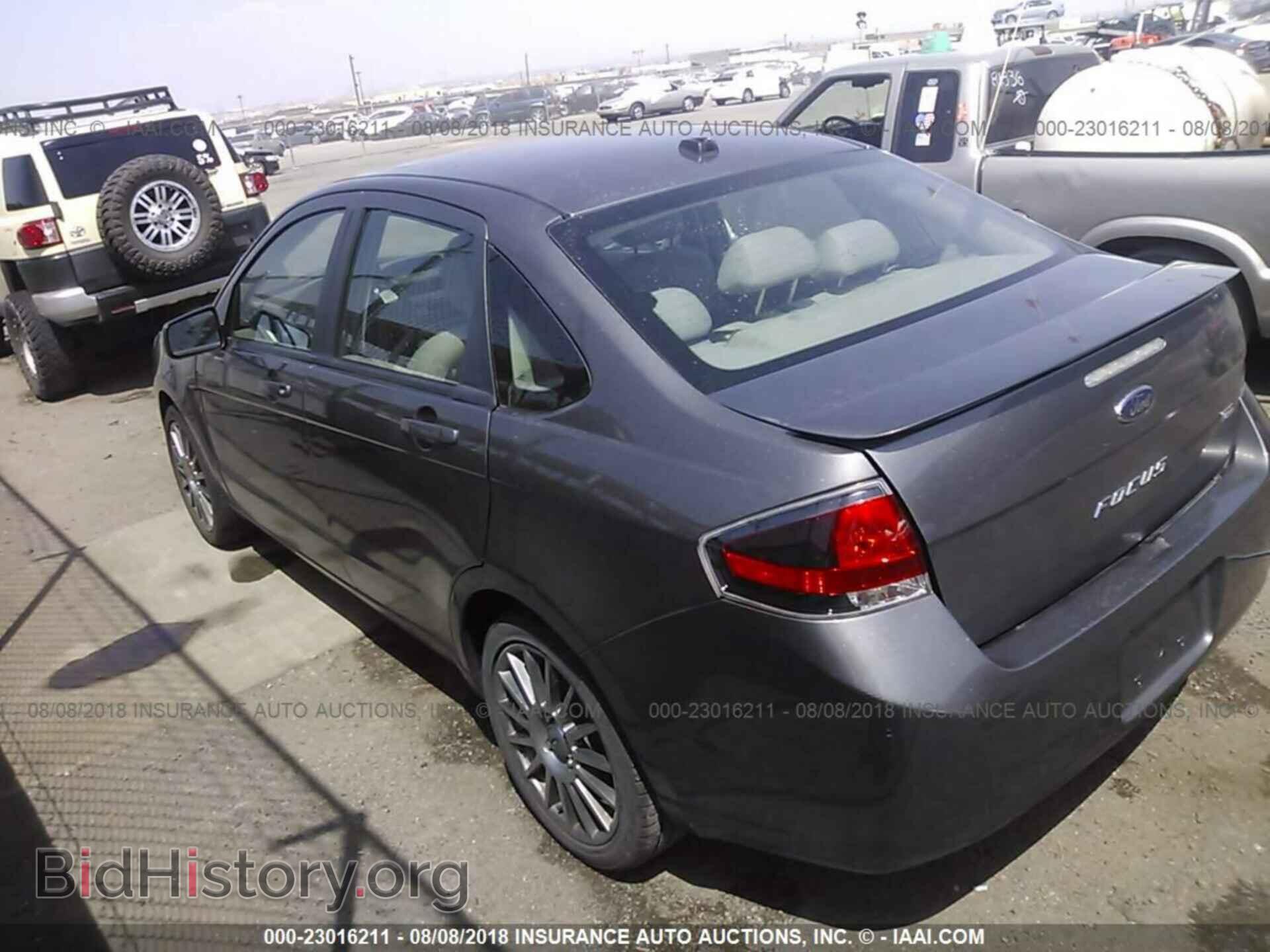 2011 Ford Focus - VIN: 1FAHP3GN7BW197675 - Фото 3
