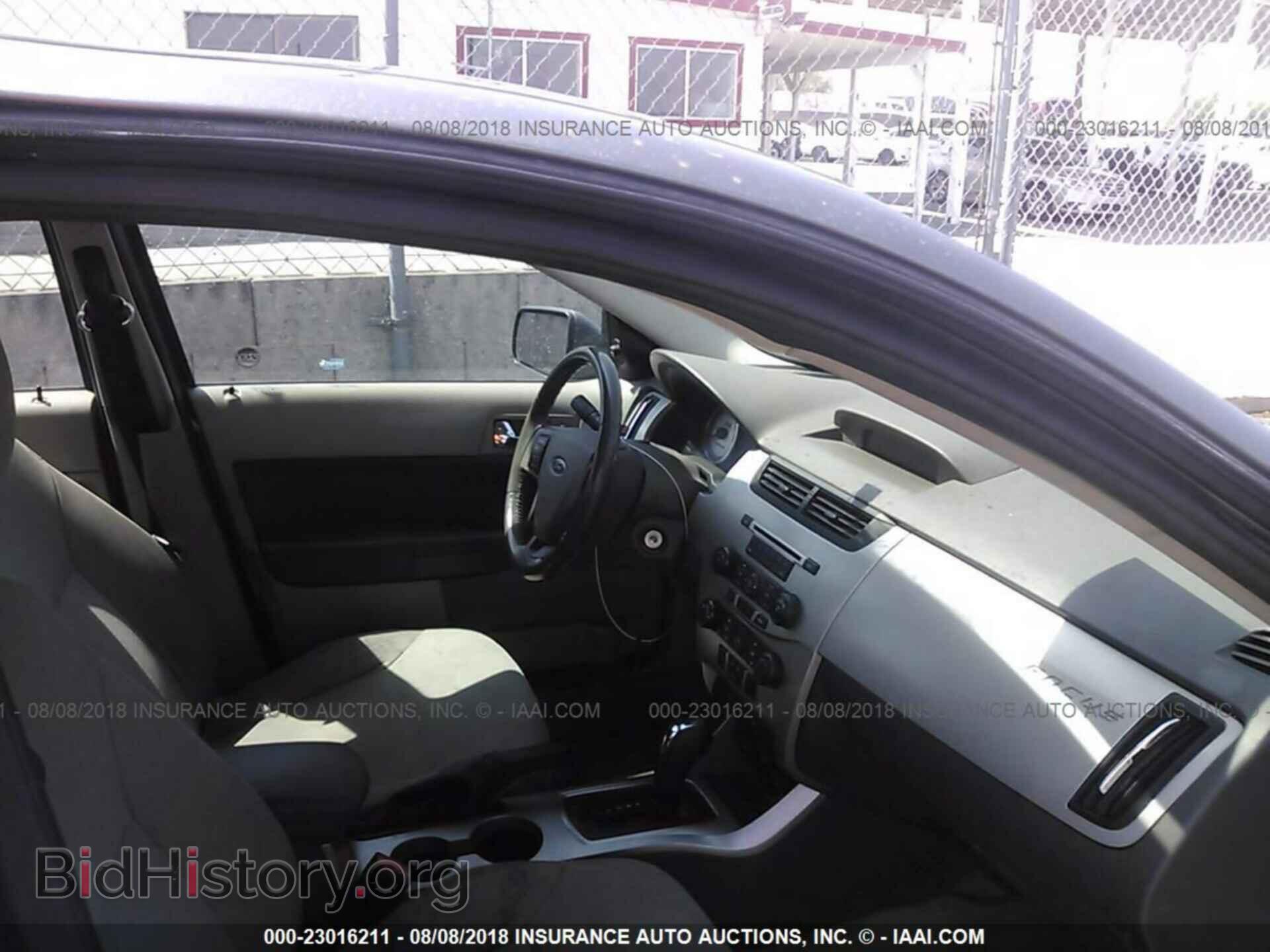 2011 Ford Focus - VIN: 1FAHP3GN7BW197675 - Фото 5