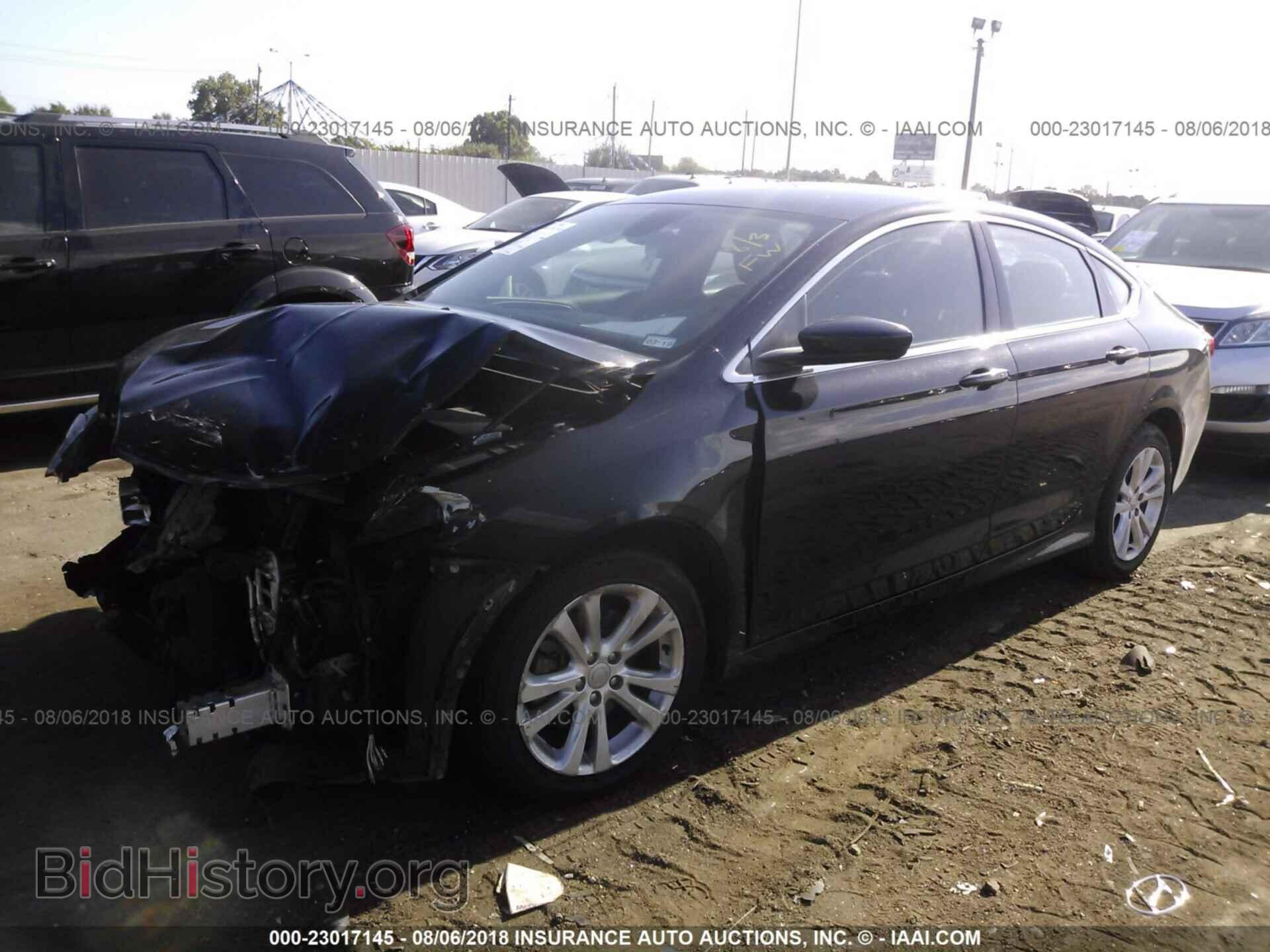 2015 Chrysler 200 - VIN: 1C3CCCAB6FN704824 - Photo 2