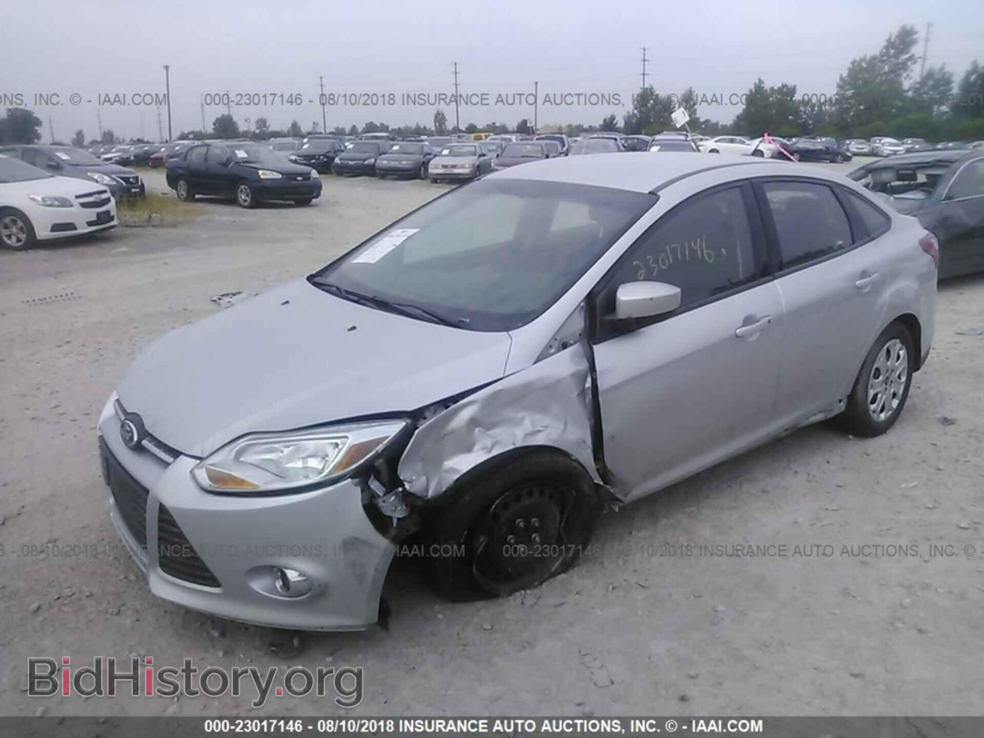 2012 Ford Focus - VIN: 1FAHP3F28CL337422 - Фото 2