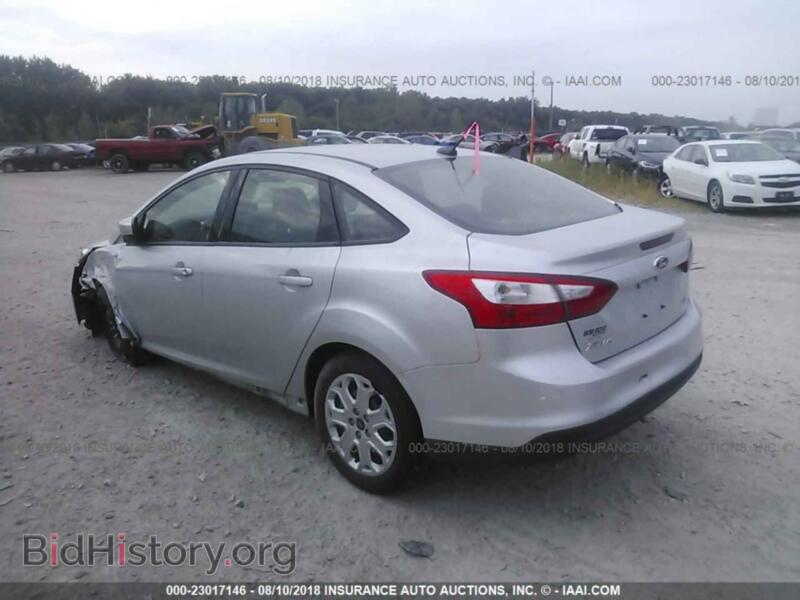 2012 Ford FOCUS (VIN 1FAHP3F28CL337422) — photo 3 of 10
