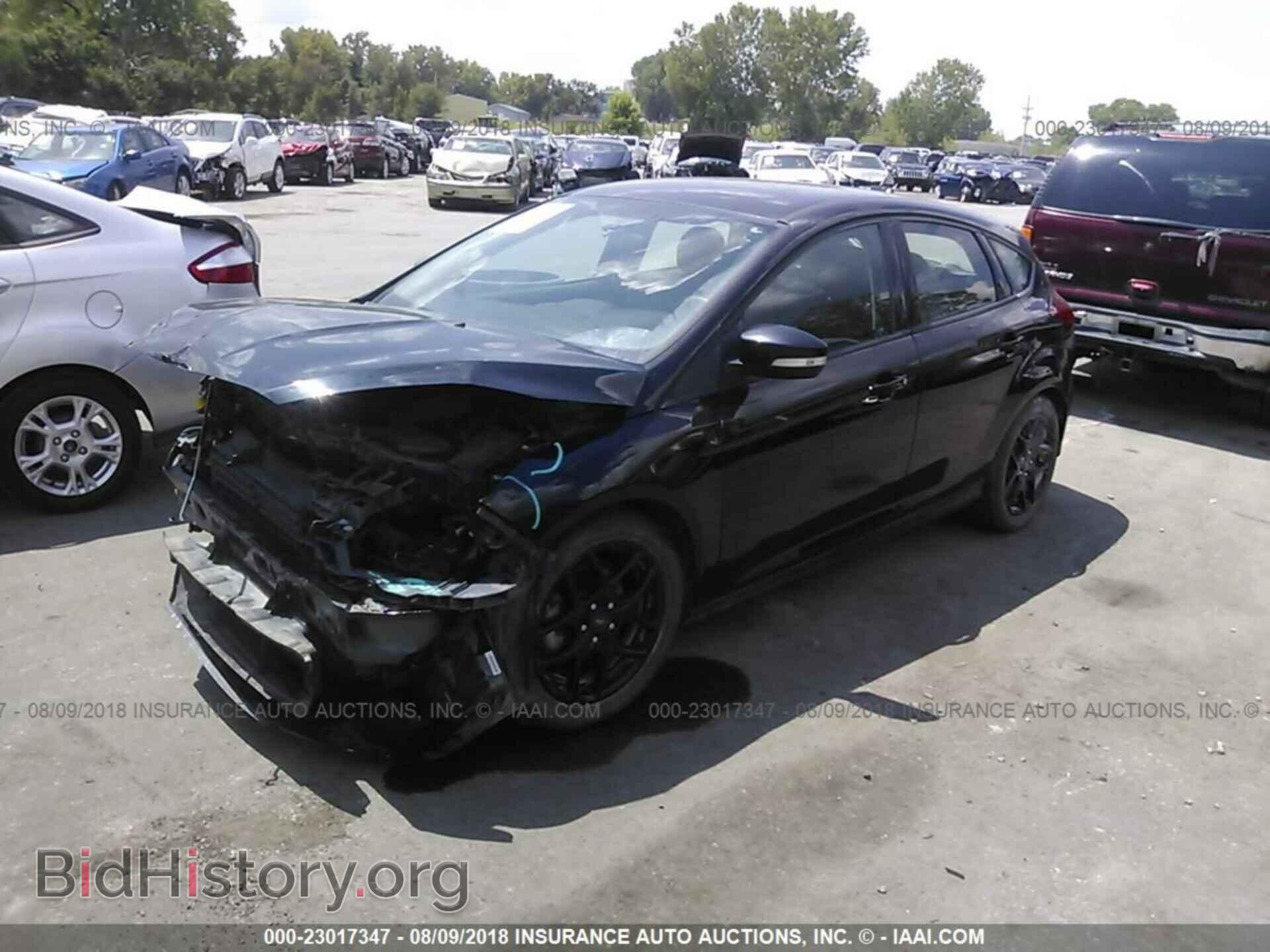 2016 Ford Focus - VIN: 1FADP3K21GL289045 - Photo 2