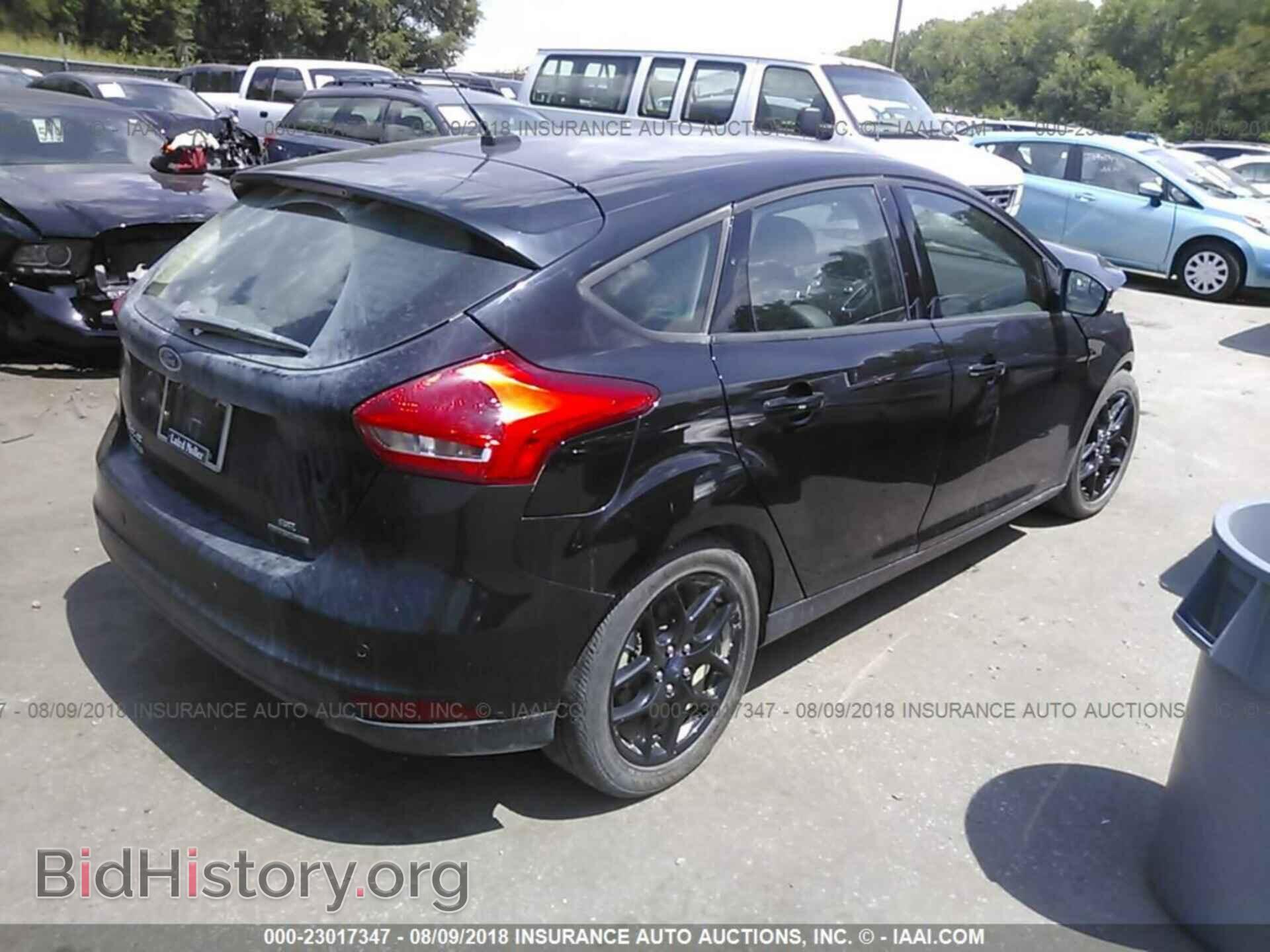 2016 Ford Focus - VIN: 1FADP3K21GL289045 - Photo 4