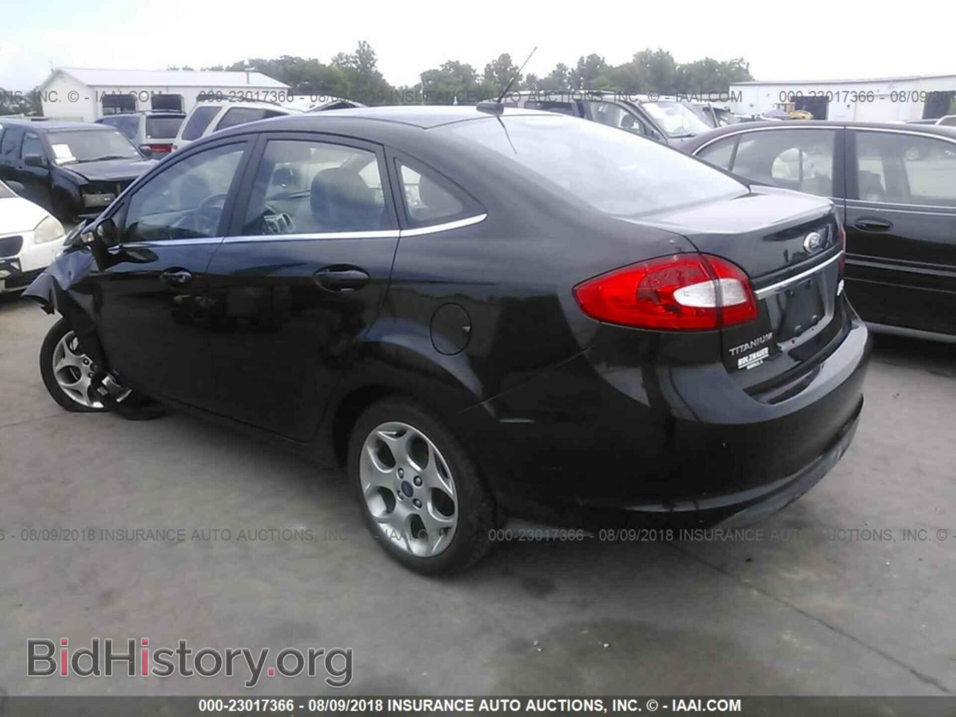 2013 Ford Fiesta - VIN: 3FADP4CJ8DM107783 - Photo 3