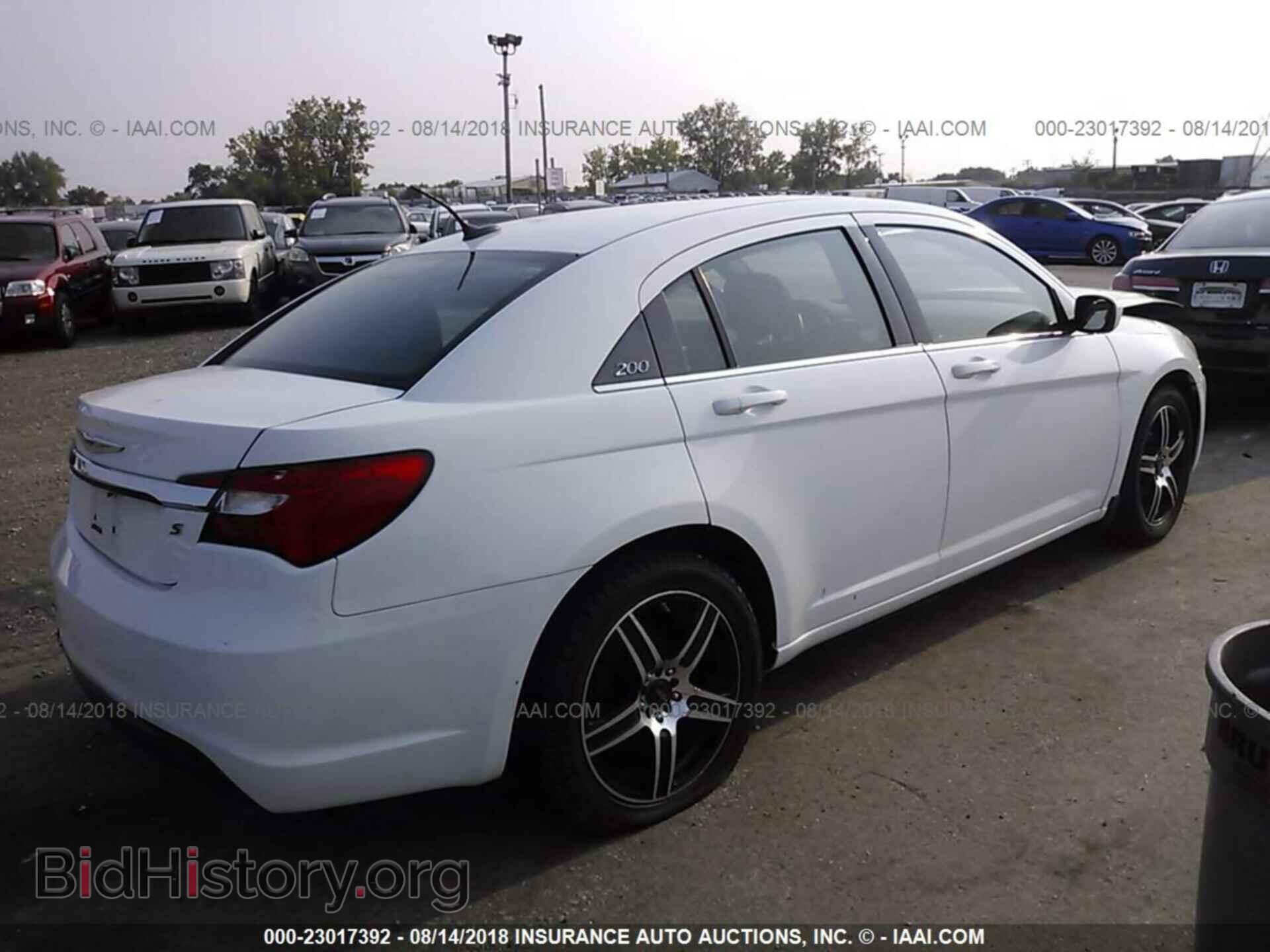 2013 Chrysler 200 - VIN: 1C3CCBCG1DN521136 - Photo 4