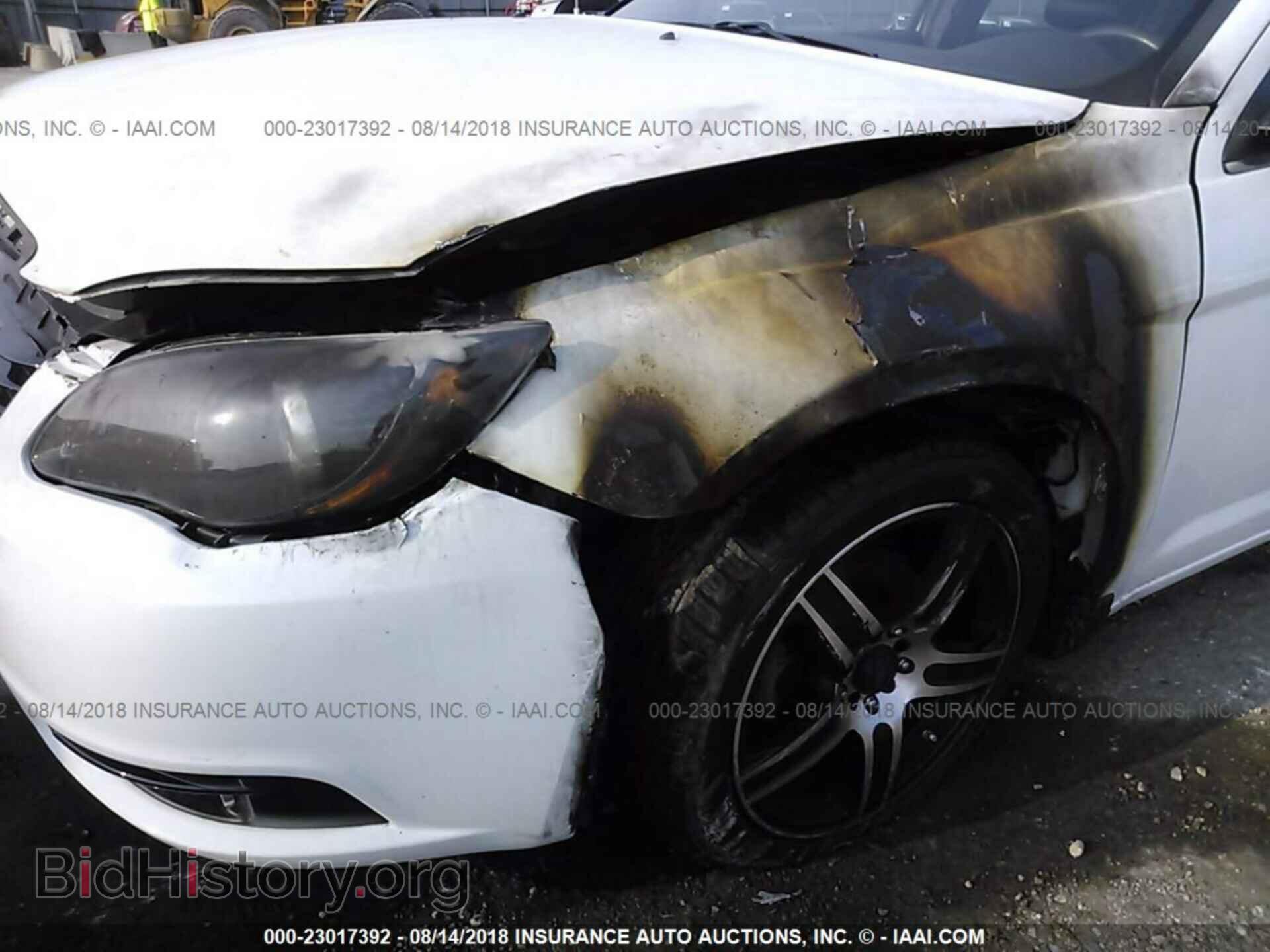 2013 Chrysler 200 - VIN: 1C3CCBCG1DN521136 - Photo 6