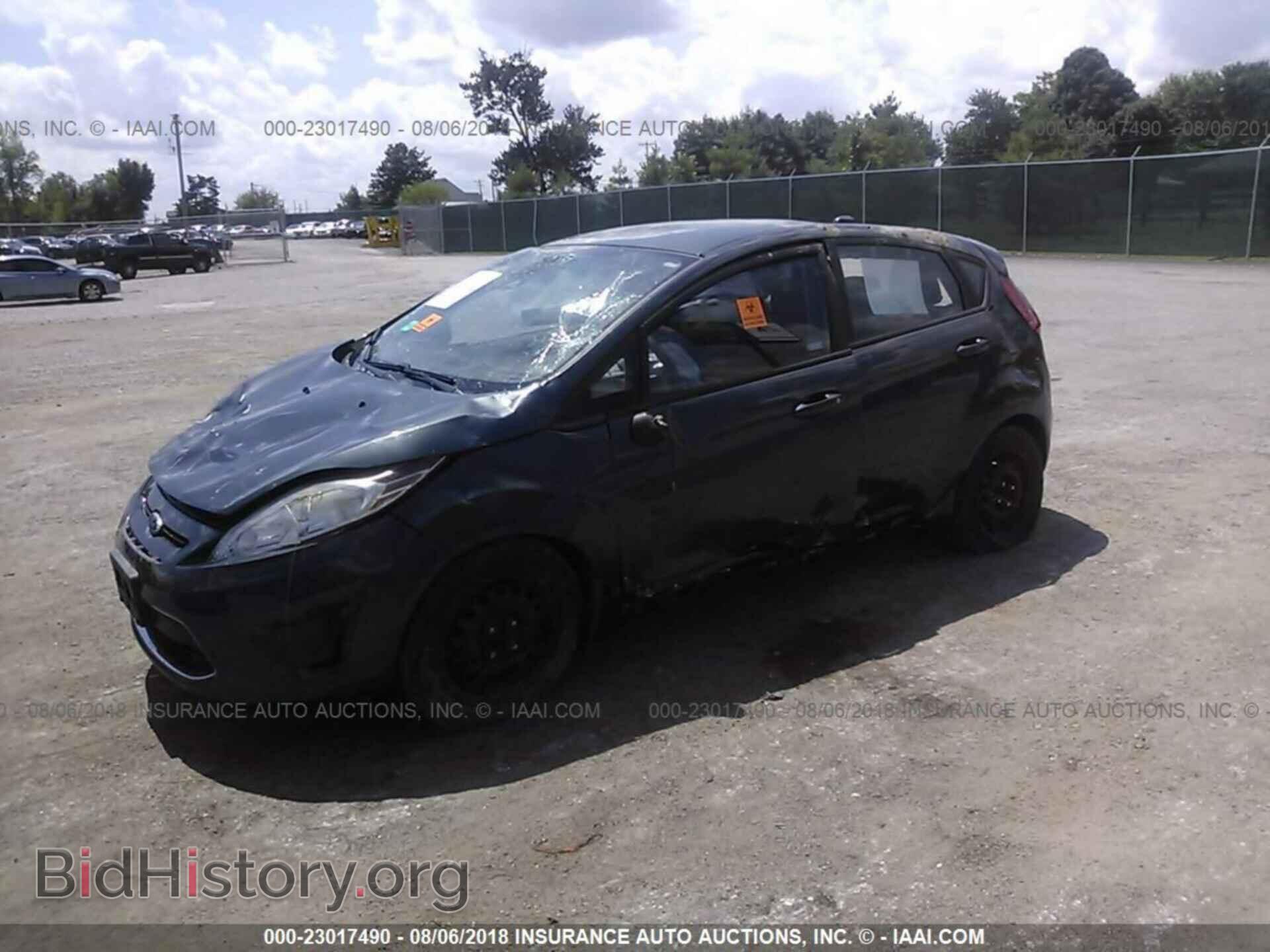 2011 Ford Fiesta - VIN: 3FADP4EJ2BM204777 - Фото 2