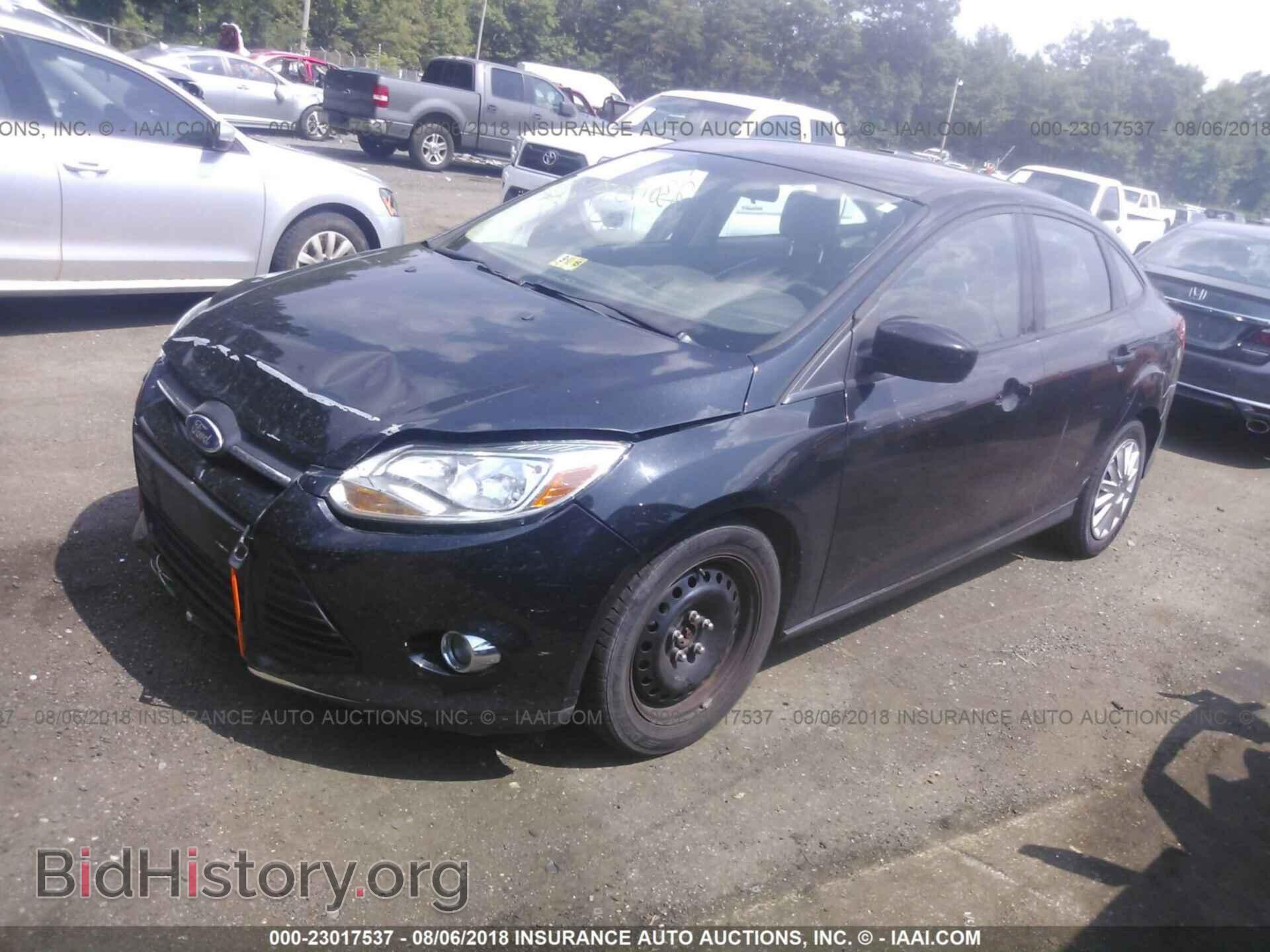 2012 Ford Focus - VIN: 1FAHP3F22CL131836 - Photo 2