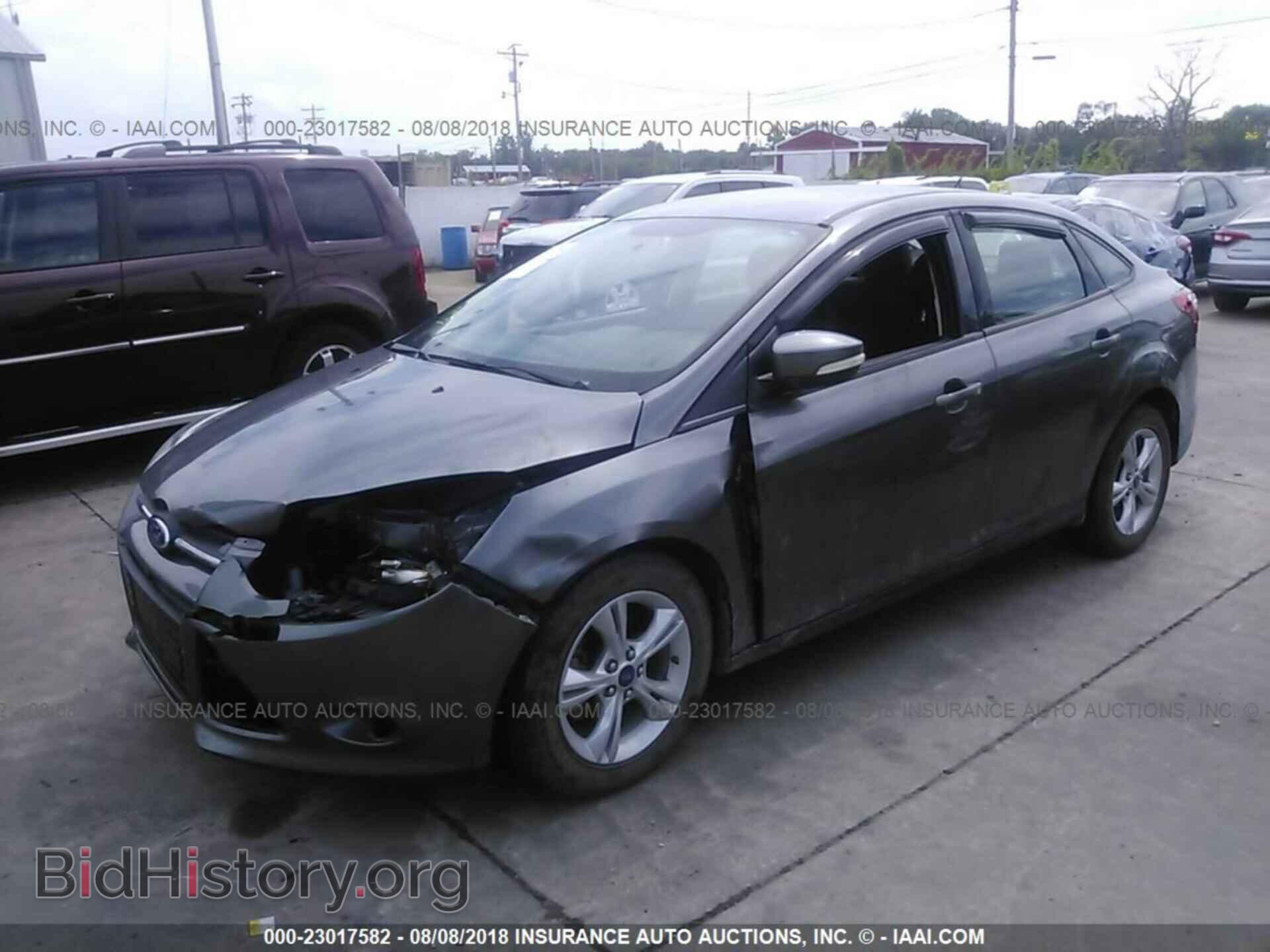 2013 Ford Focus - VIN: 1FADP3F20DL359589 - Фото 2