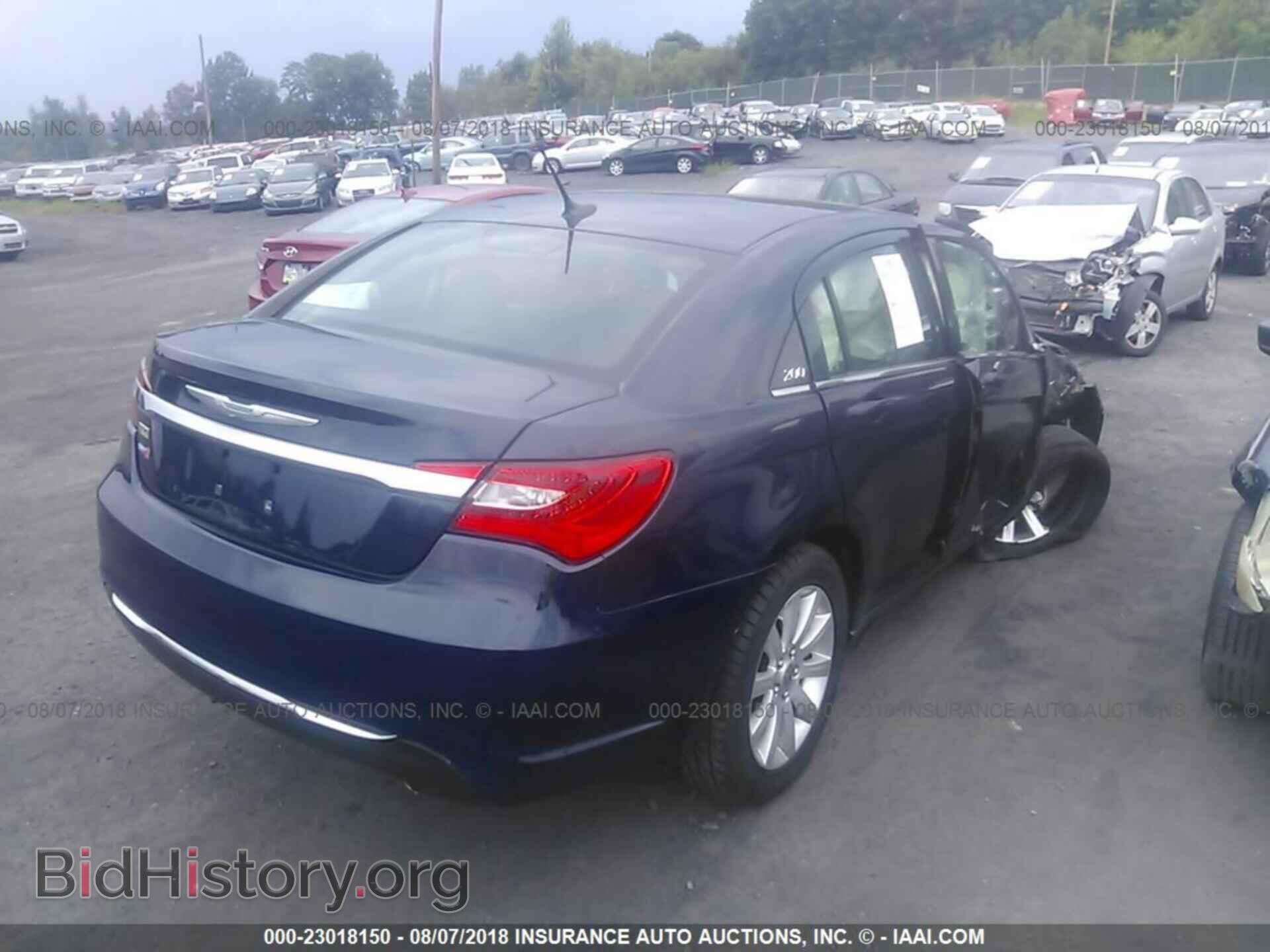 2013 Chrysler 200 - VIN: 1C3CCBBG9DN569419 - Фото 4