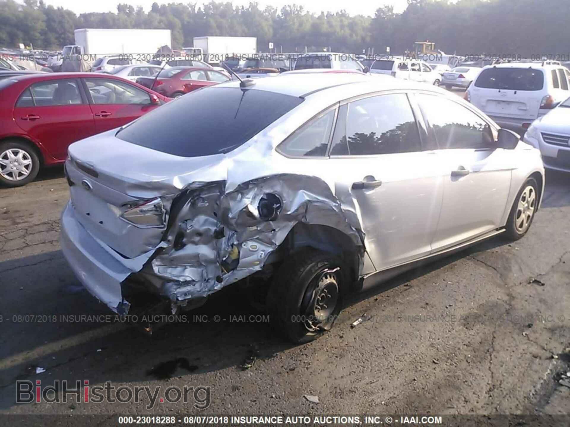 2013 Ford Focus - VIN: 1FADP3E25DL330039 - Photo 4